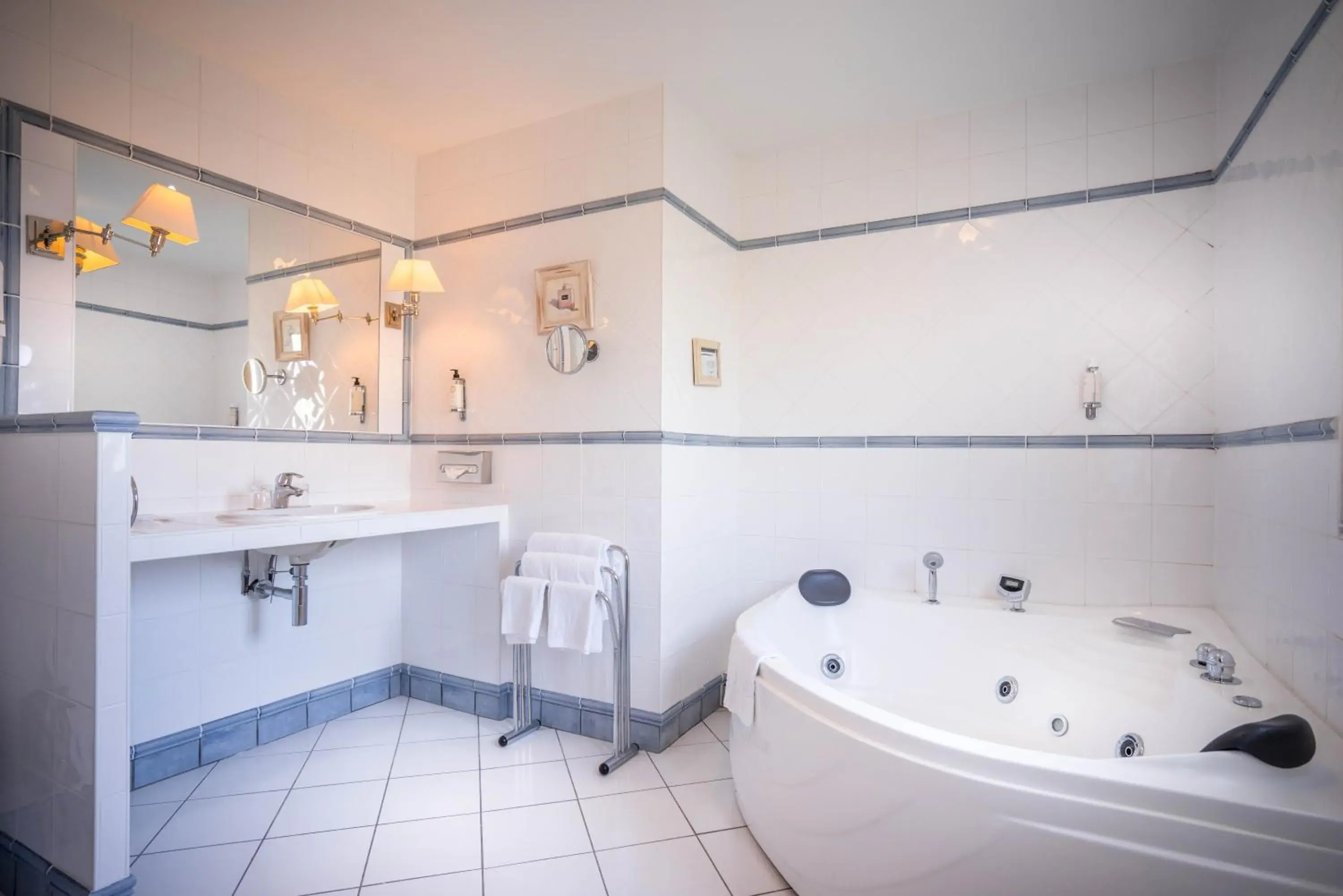 Bathroom in Best Western Plus Hostellerie Du Vallon