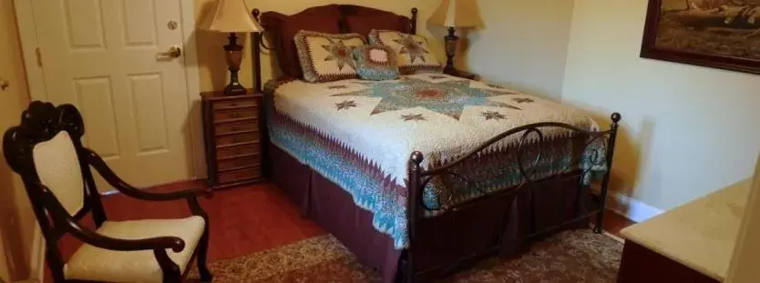 Bedroom, Bed in The Swope Manor Bed & Breakfast