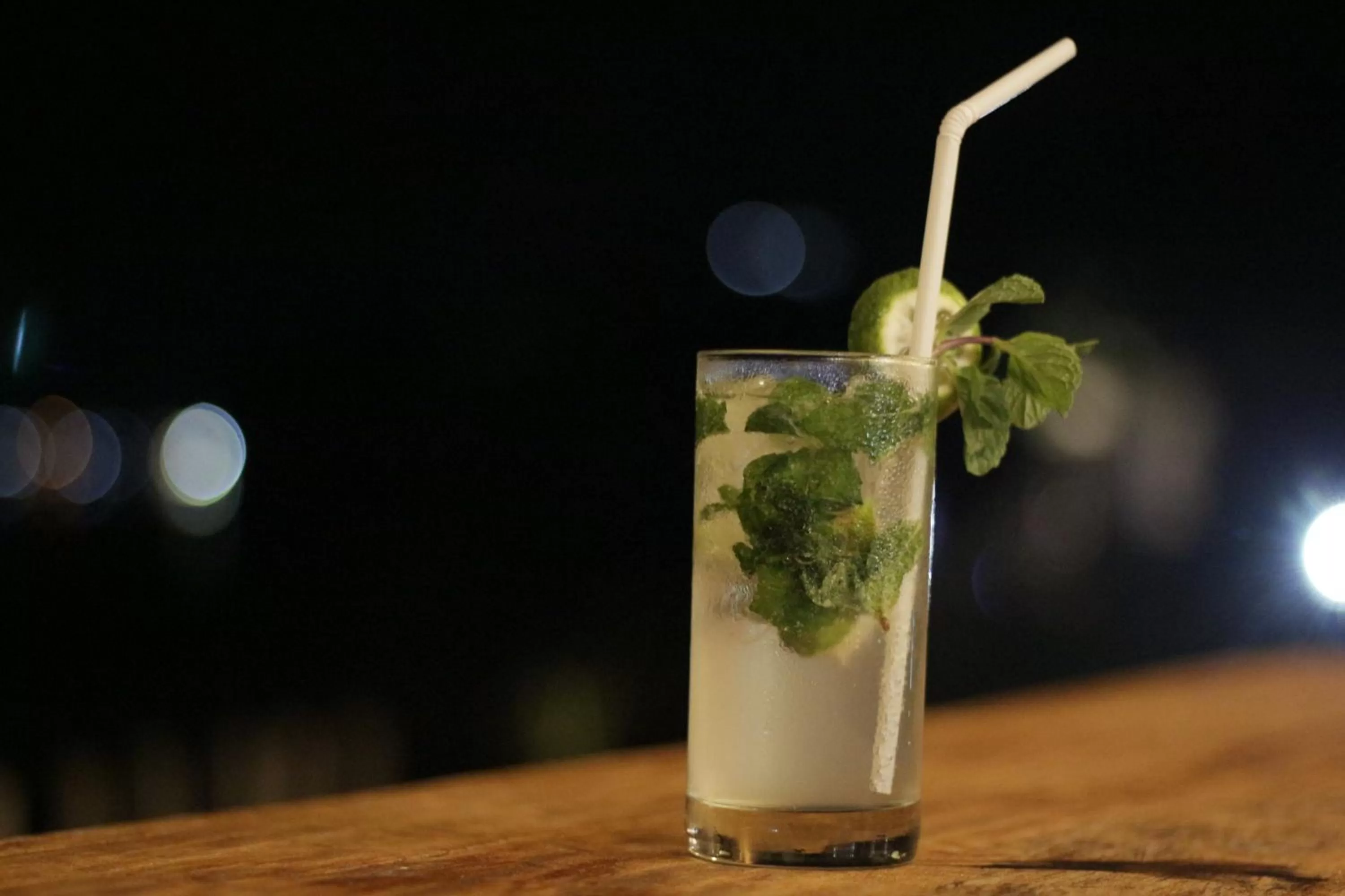 Drinks in D'Muncuk Huts Lembongan