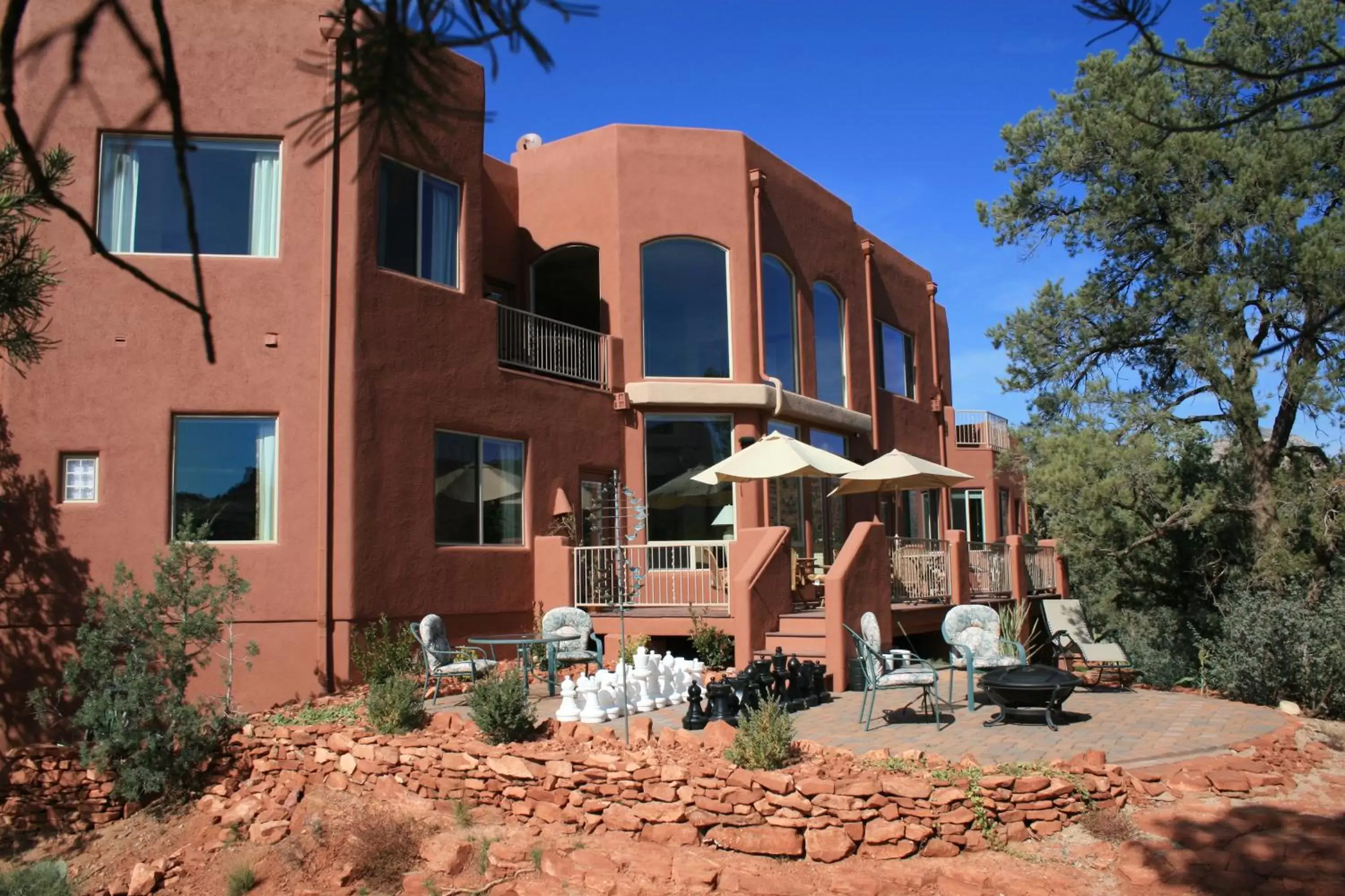 Property Building in Sedona Cathedral Hideaway B&B & Spa