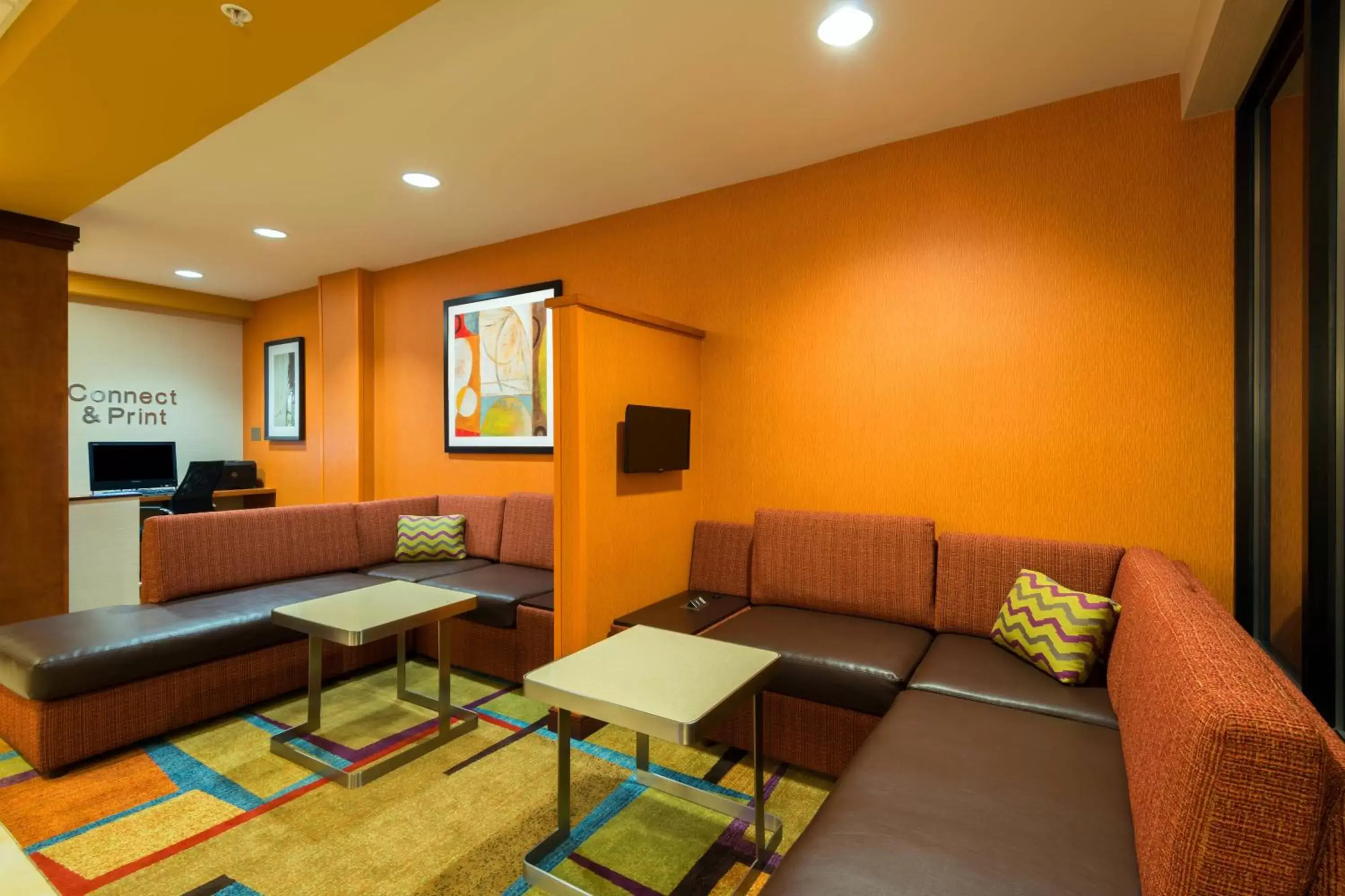 Lobby or reception, Seating Area in Fairfield Inn & Suites Louisville Downtown