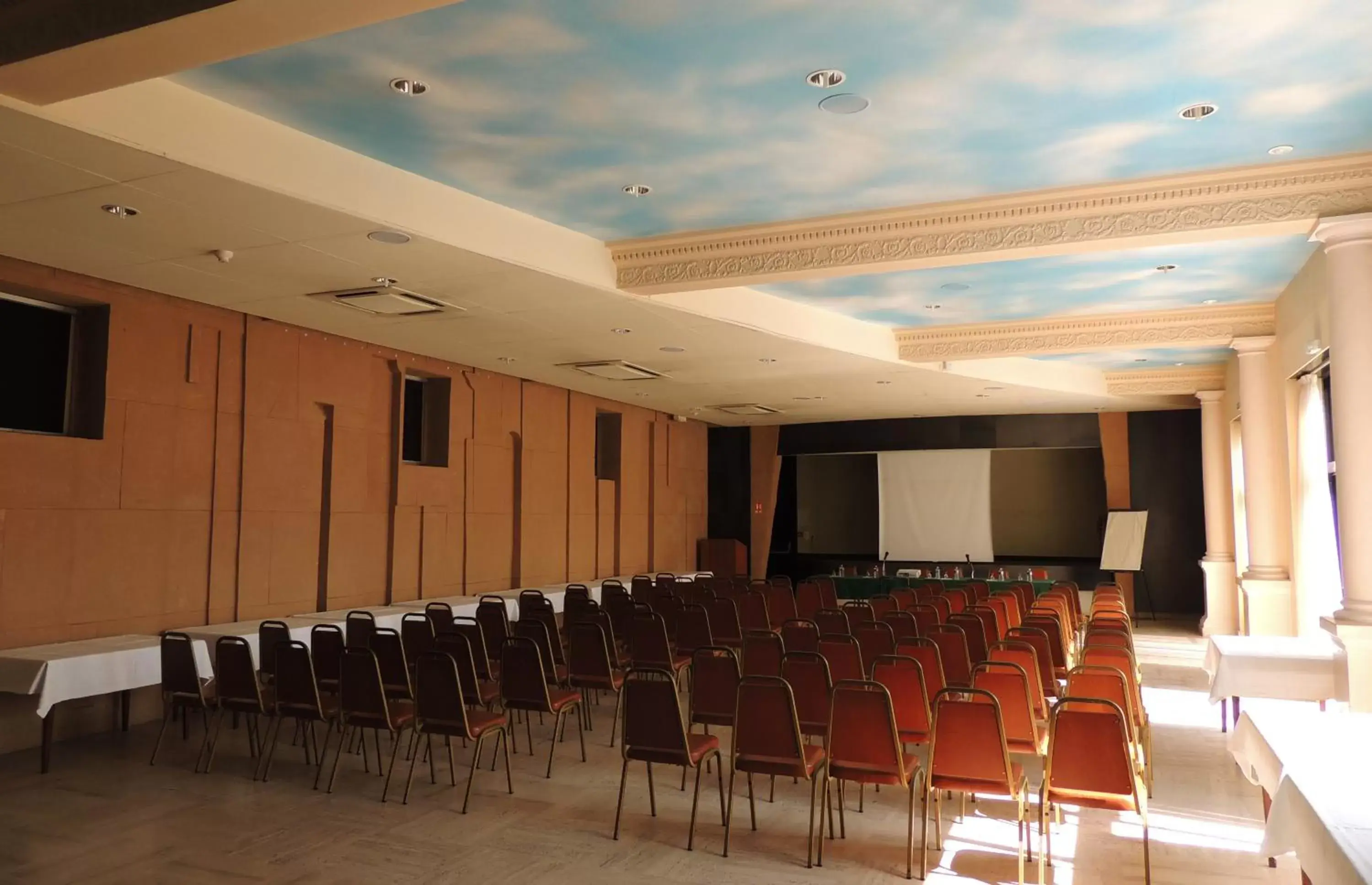 Meeting/conference room in authentic by balladins – Rodez / Le Ségala