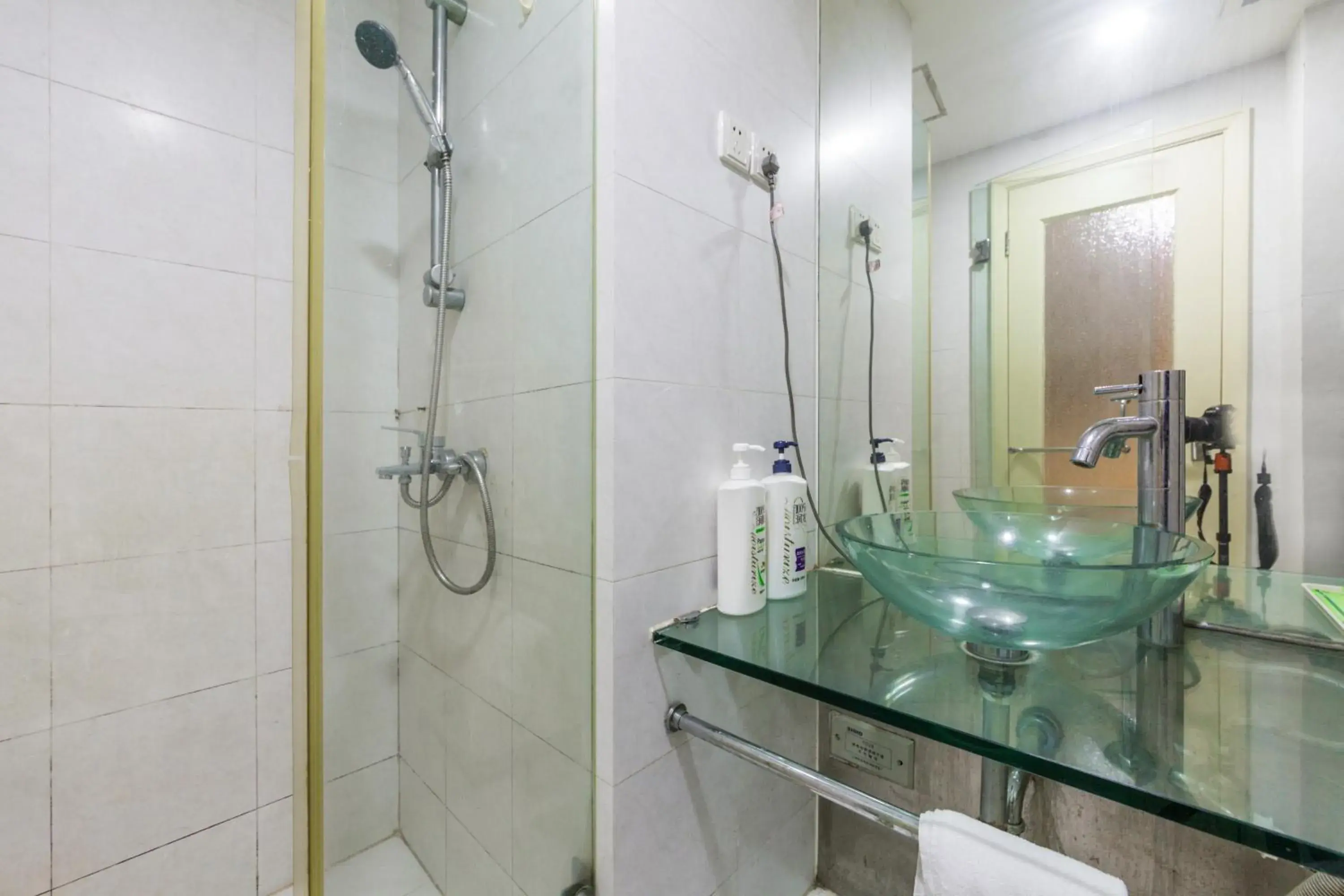 Shower, Bathroom in Shanghai Jiarong Hotel Apartment