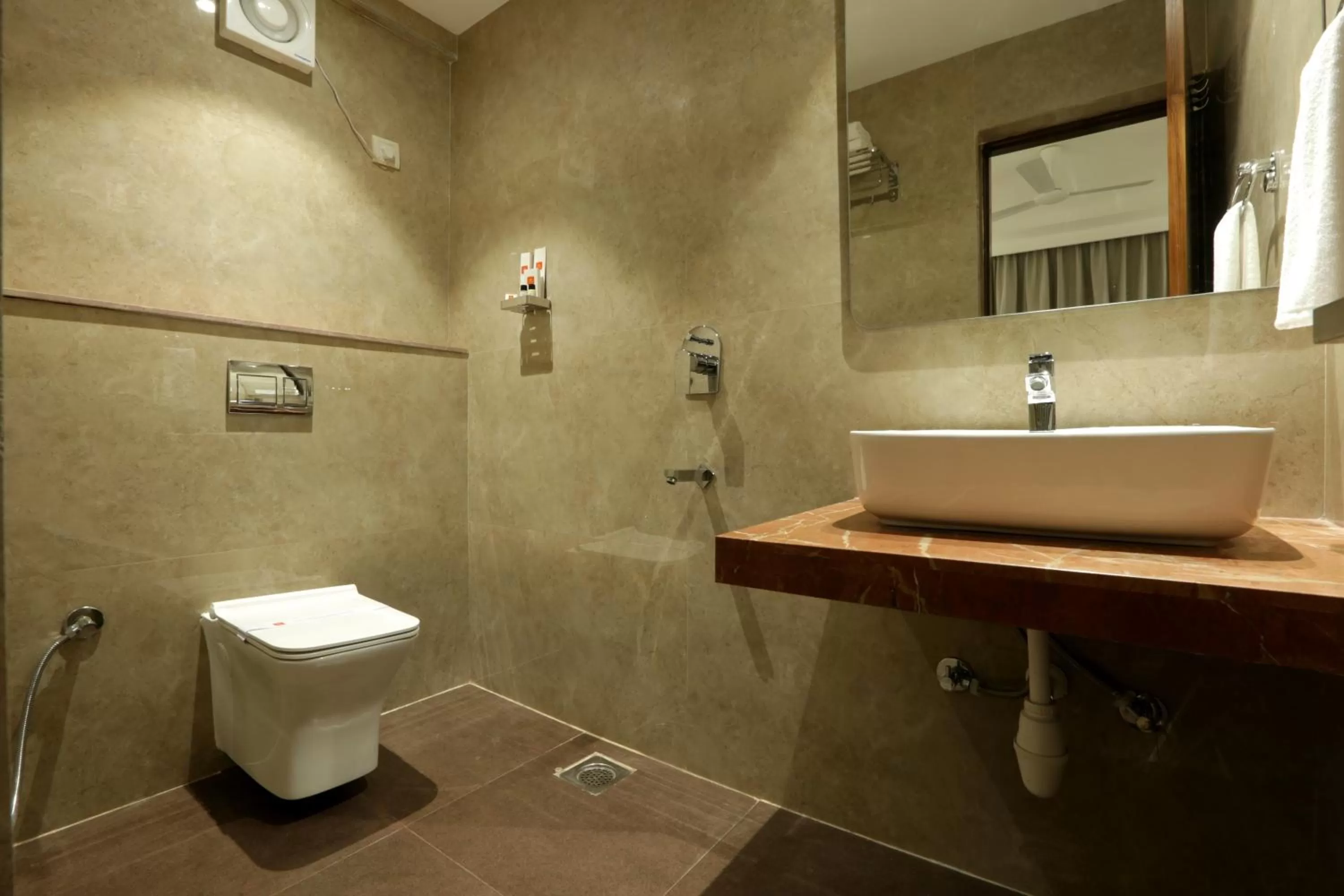 Shower in Le Seasons Resort