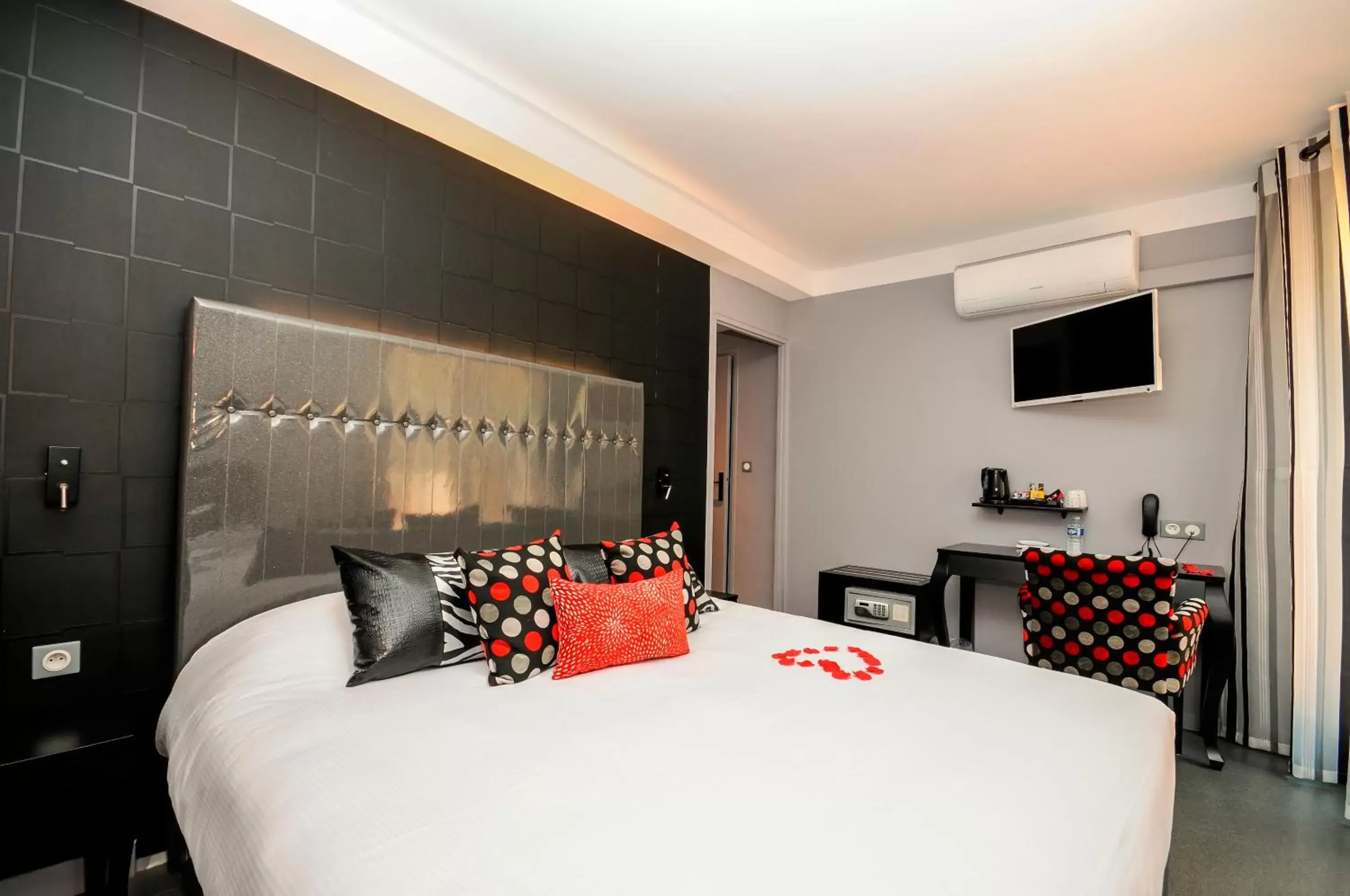 Bed in Nyx Boutique Hotel