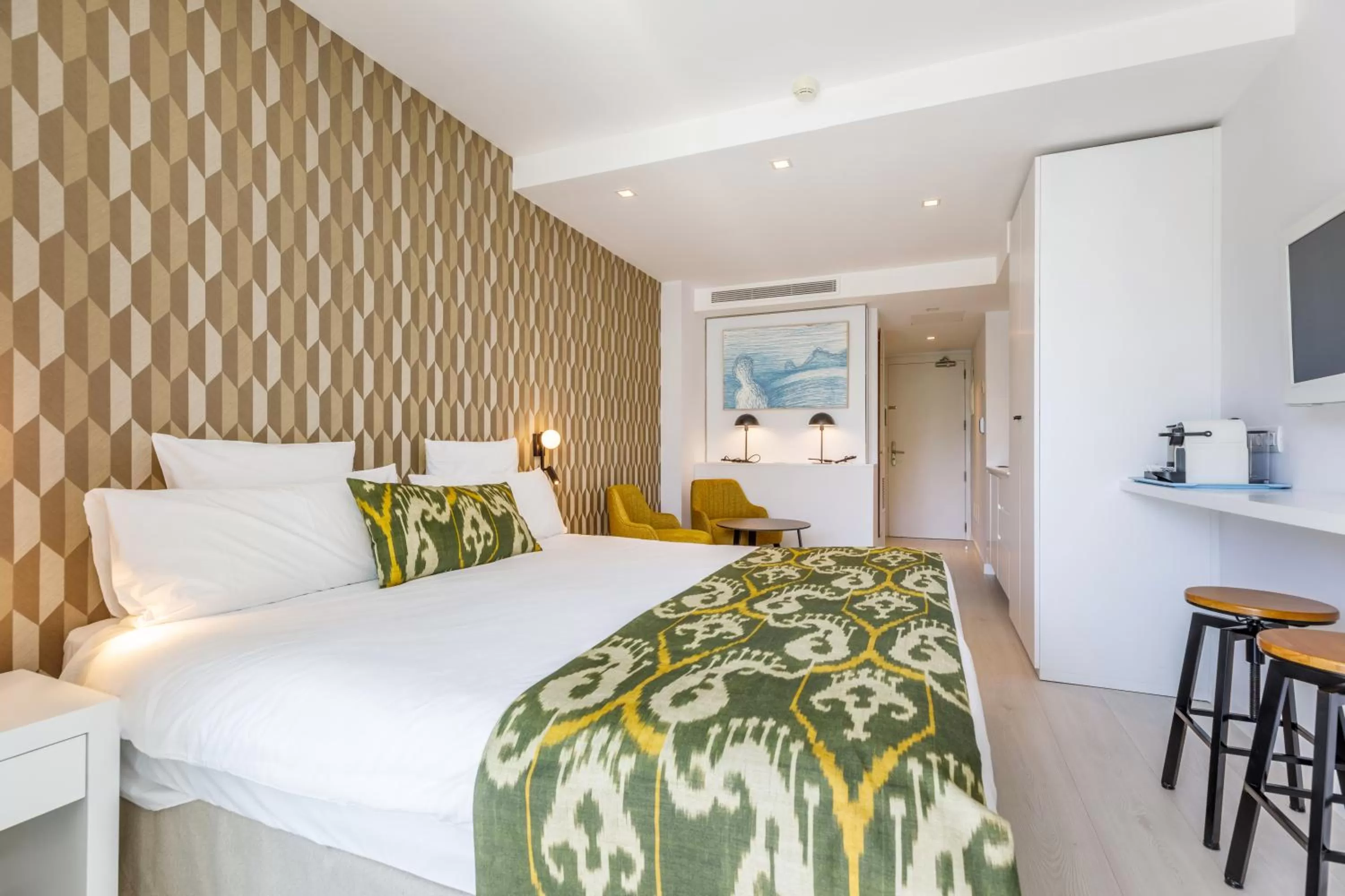 Bed in Hotel Illa d'Or & Club Apts 4* Sup