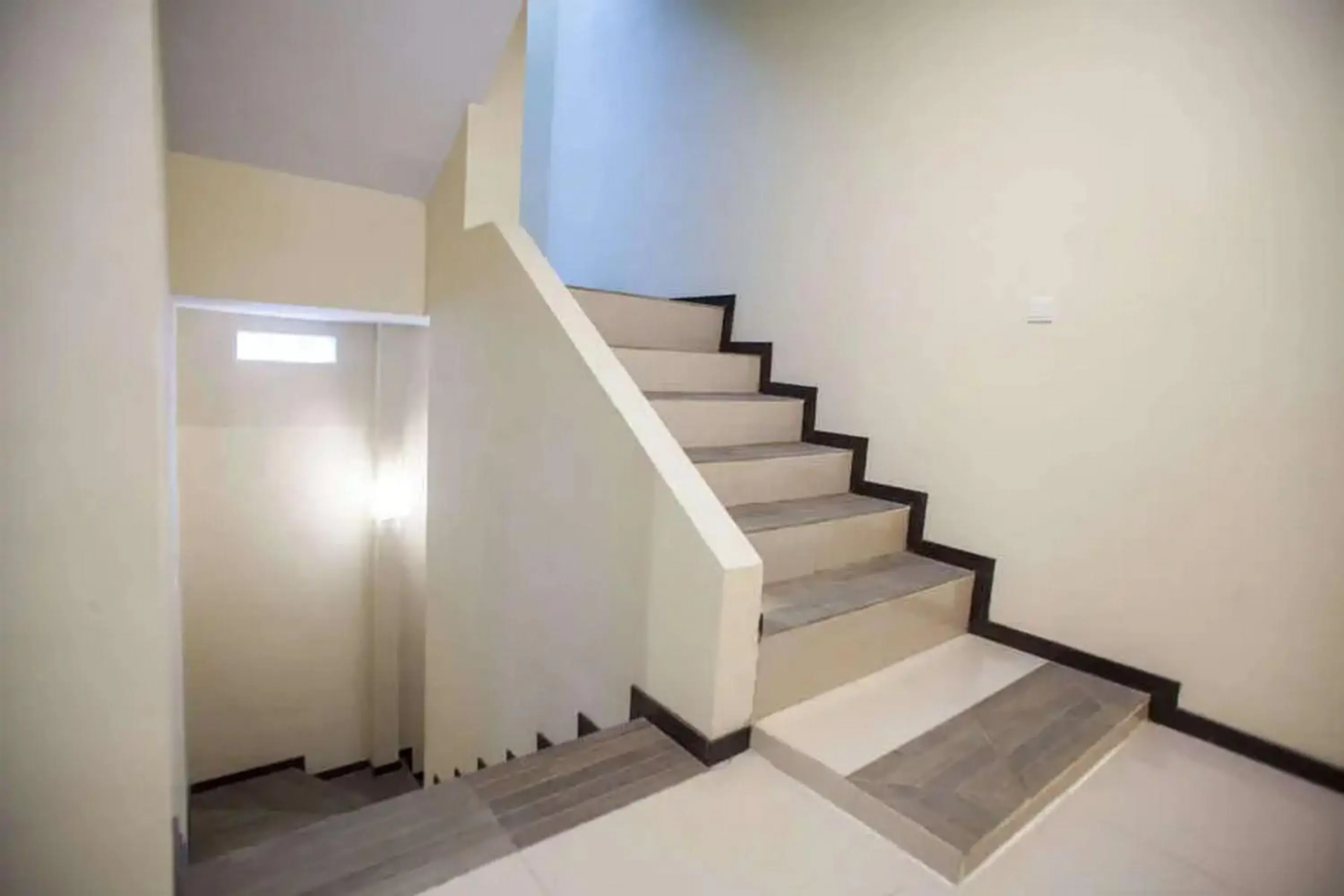 Property building in RedDoorz Premium @ Jalan Cengkeh Malang Property building in RedDoorz Premium @ Jalan Cengkeh Malang