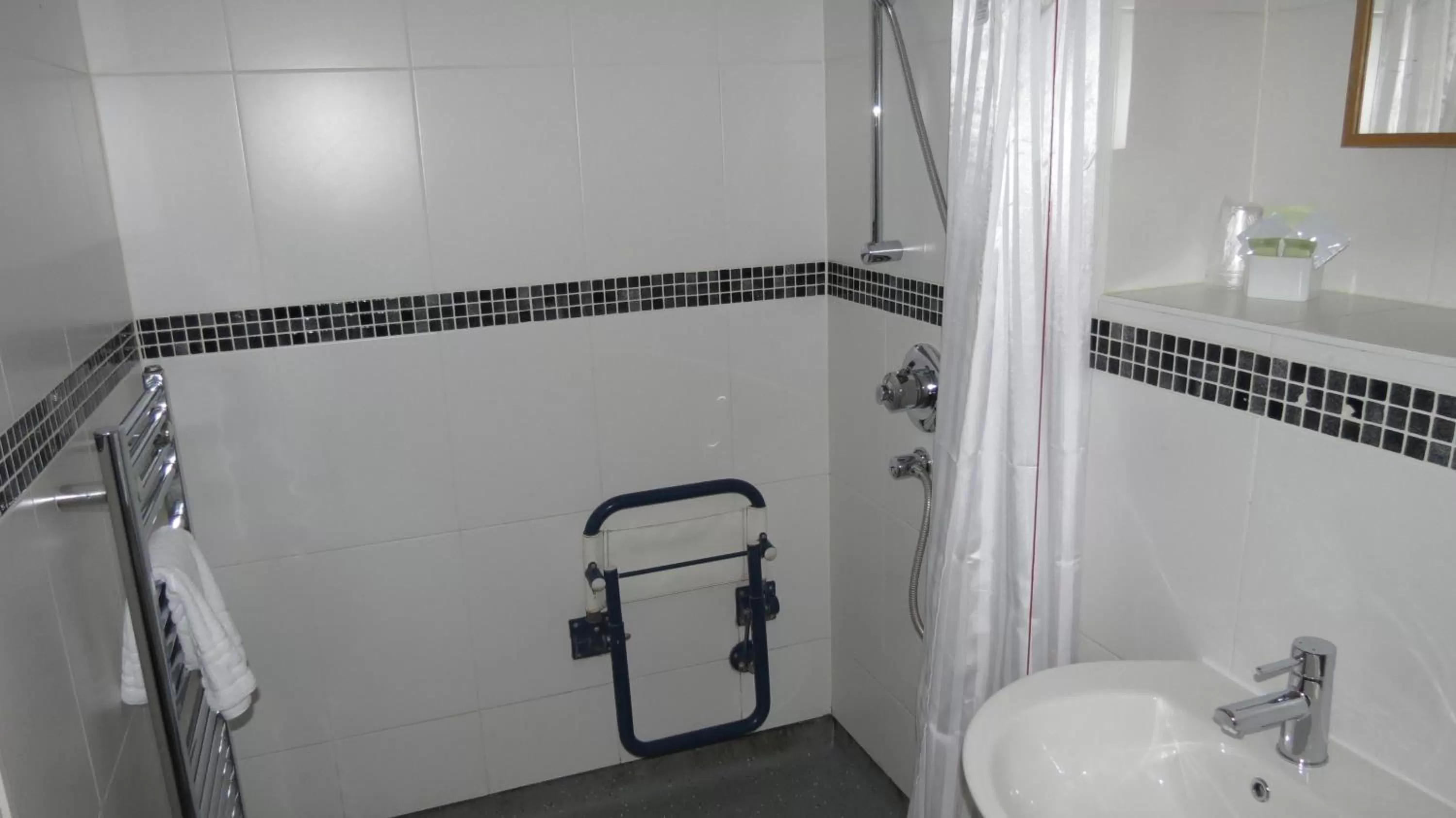 Bathroom in The Lion Waddesdon