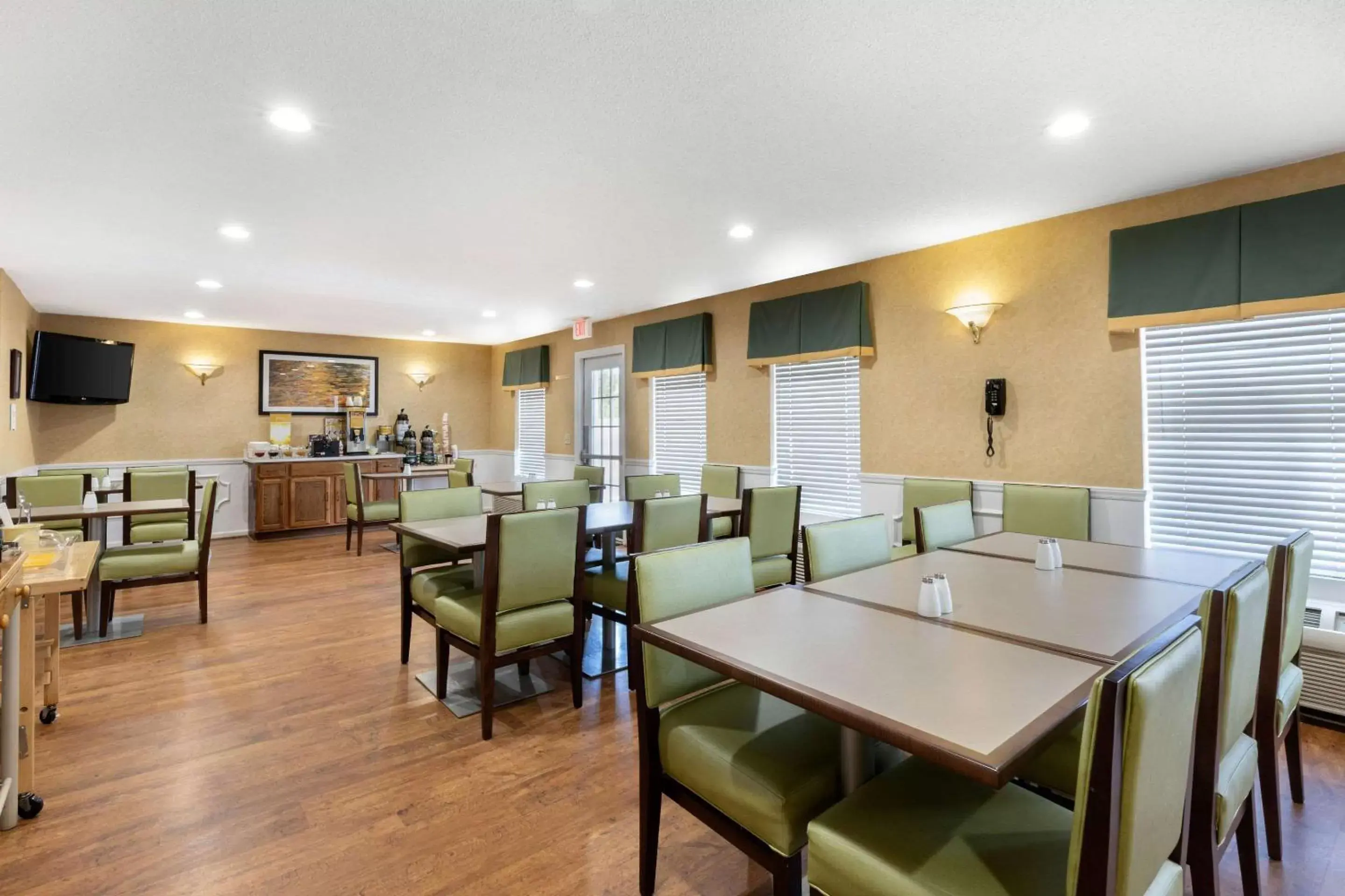 Restaurant/Places to Eat in Quality Inn Cheraw