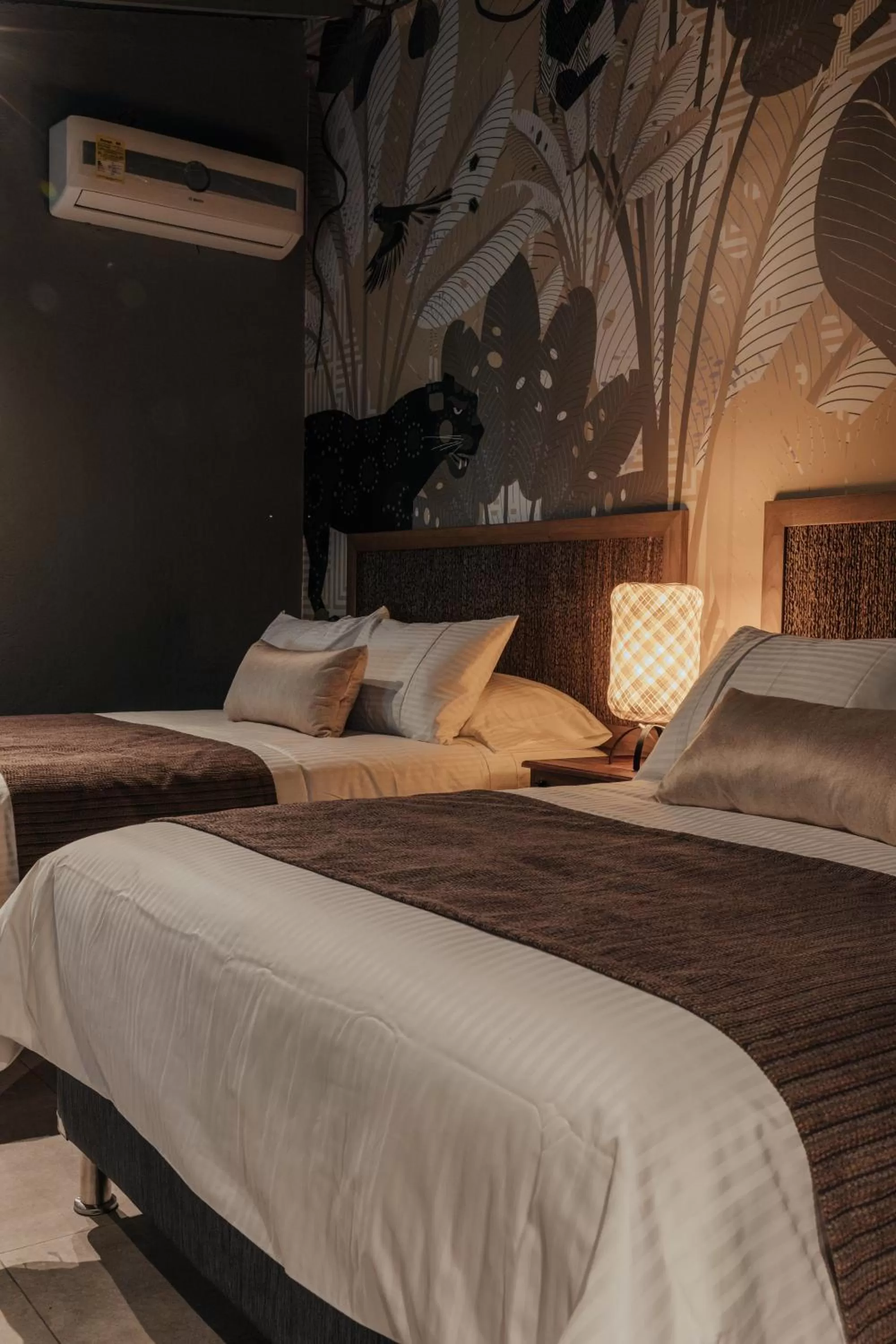 Photo of the whole room, Bed in Sui Boutique Hotel