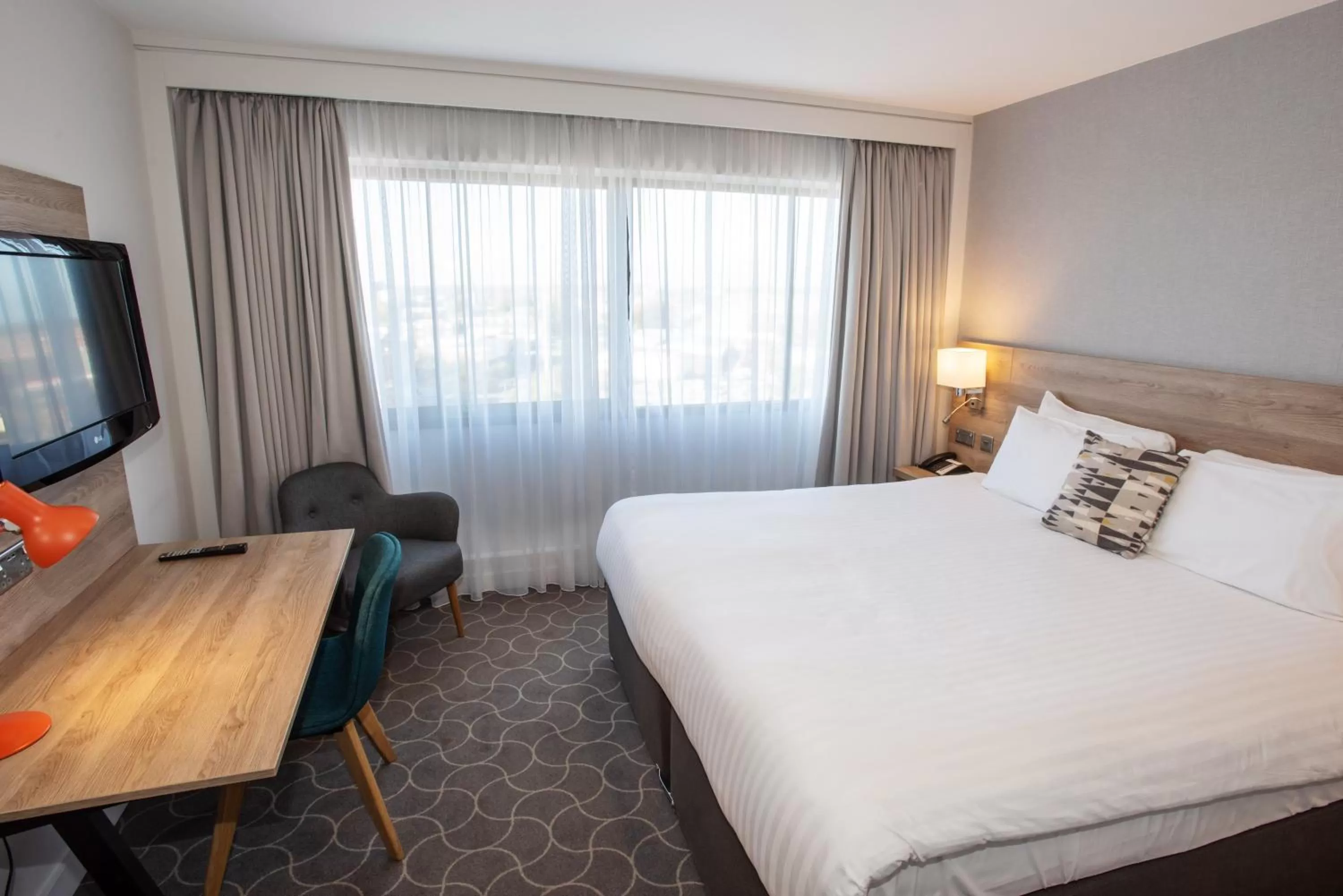 Photo of the whole room, Bed in Holiday Inn Preston by IHG