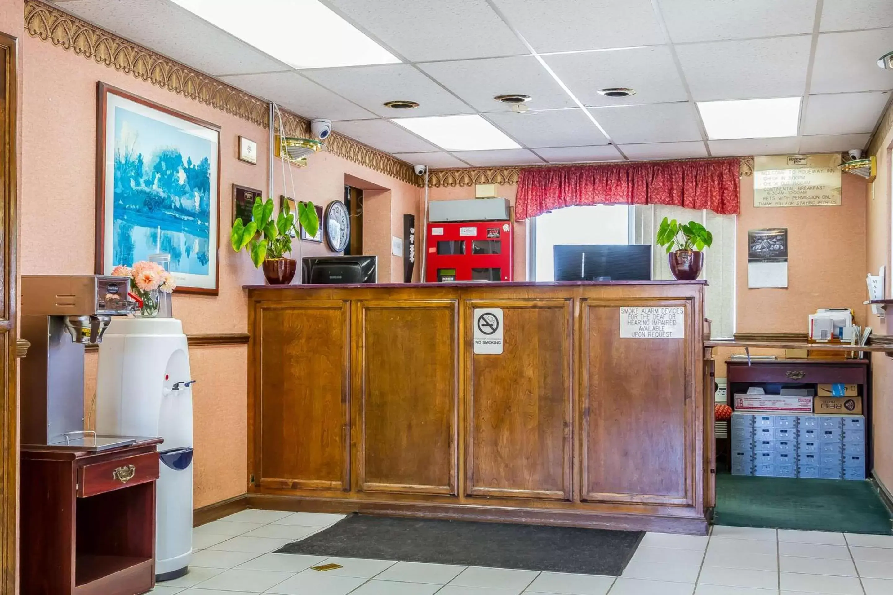 Lobby or reception, Lobby/Reception in Rodeway Inn - Rohnert Park