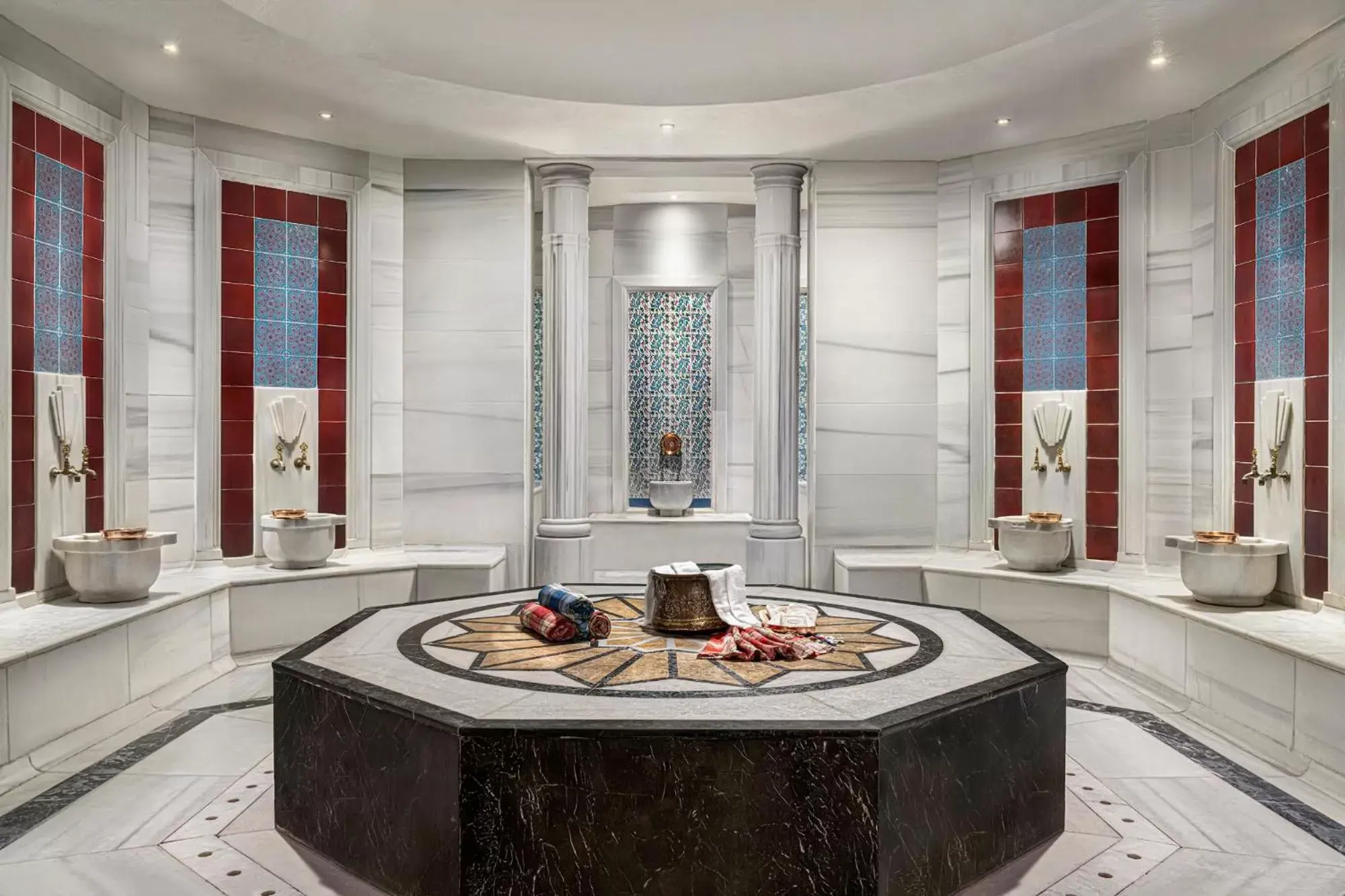 Public Bath in Kaya Izmir Thermal & Convention