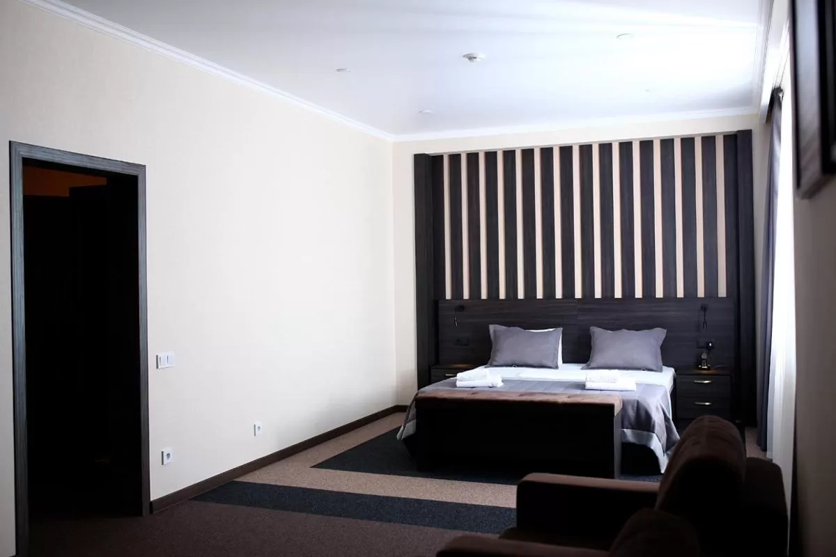 Photo of the whole room in Meridian