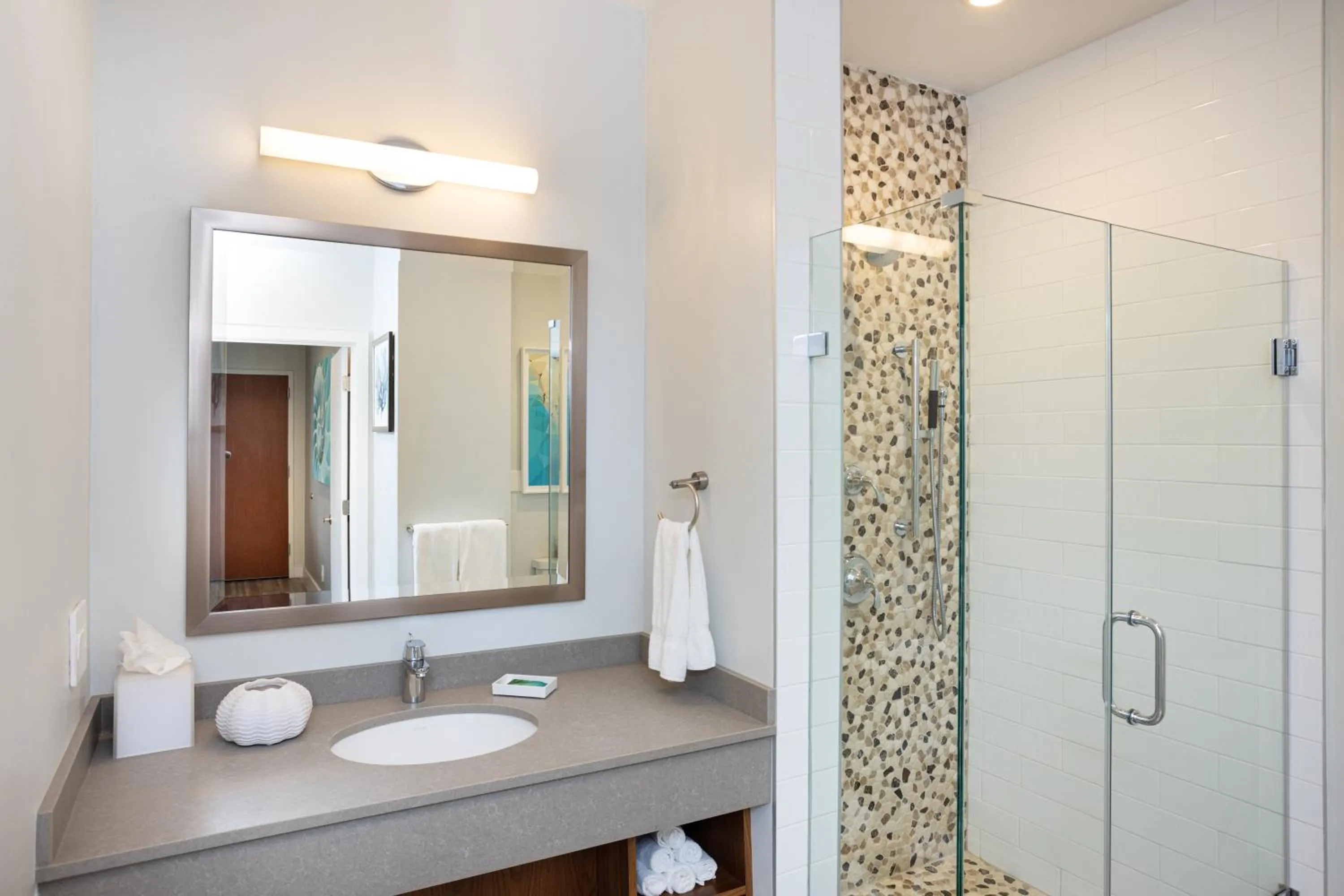 Shower in Ocean Place Resort & Spa