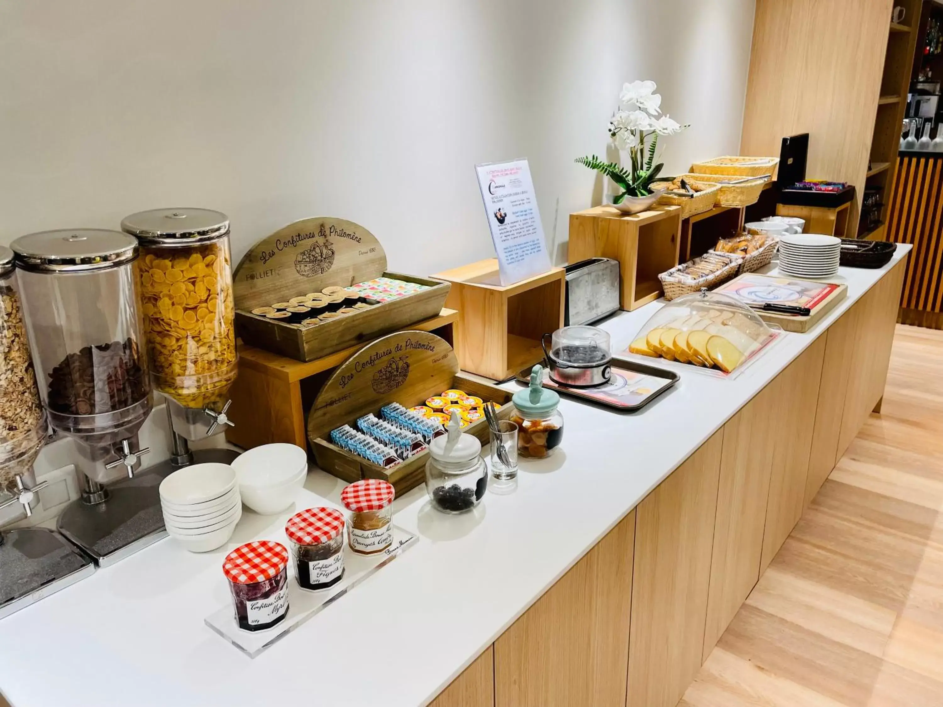 Breakfast in The Originals City, Hôtel Nîmes Costières, Ex Inter Hôtel