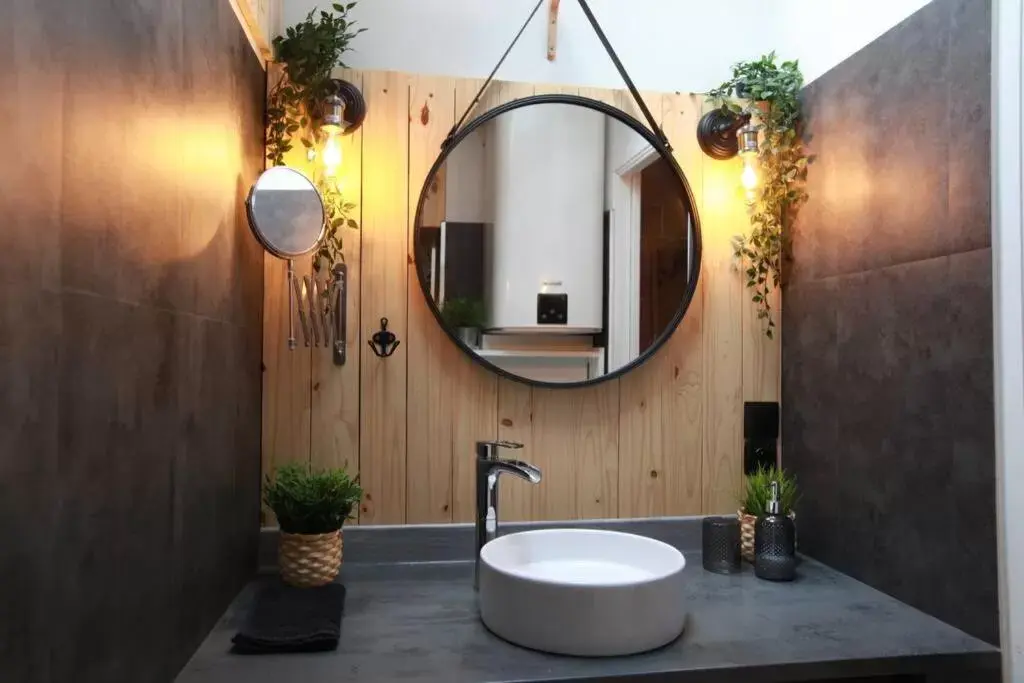 Bathroom in Love Room Romantique Les Petits Plaisirs