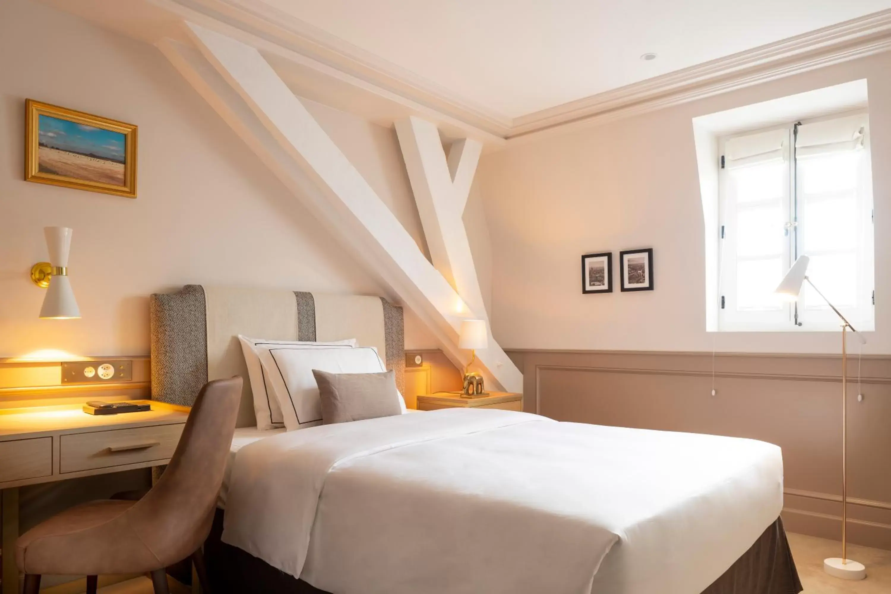 Bedroom, Bed in Hôtel Longemalle
