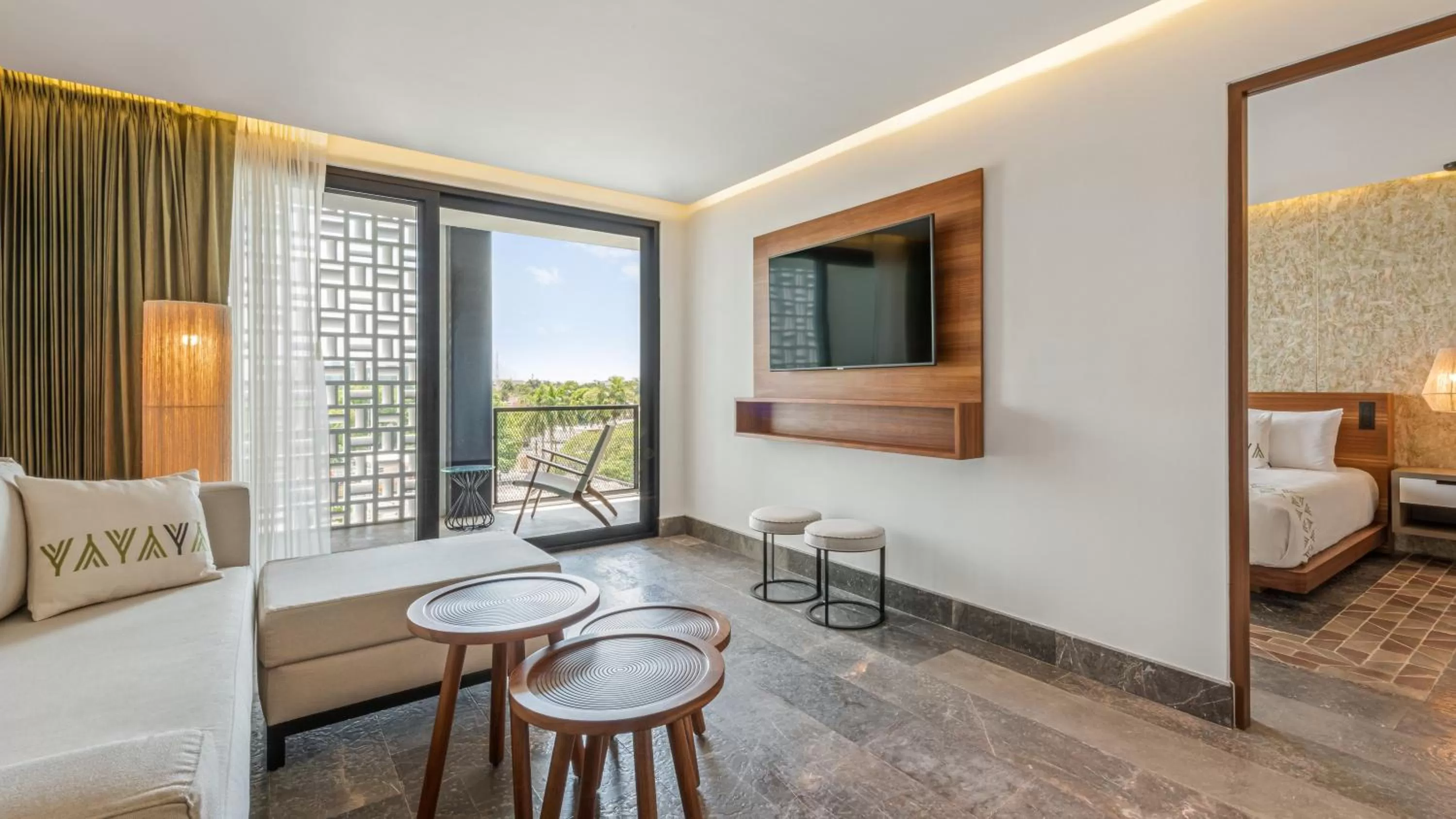 Balcony/Terrace, Bed in Las Brisas Merida