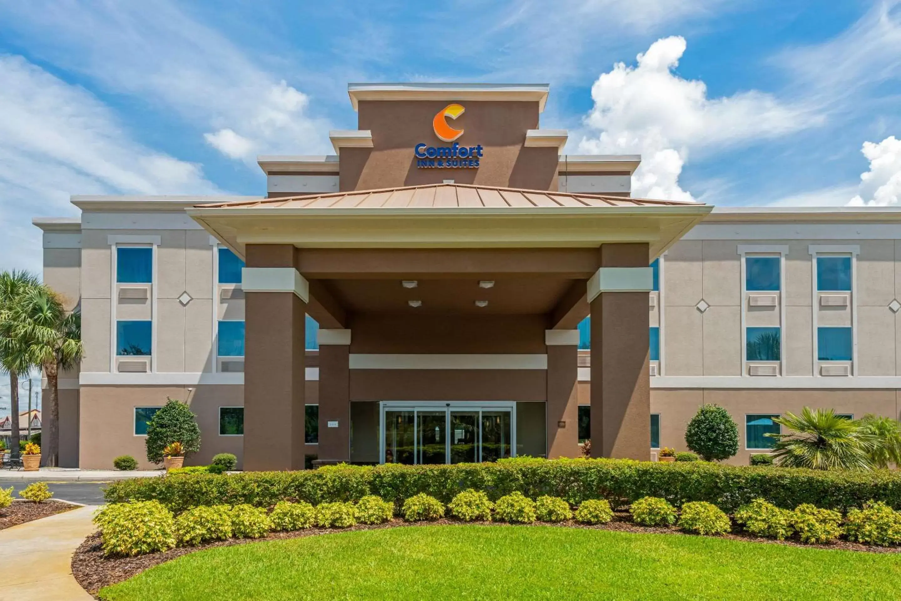 Property Building in Comfort Inn & Suites Wildwood – The Villages