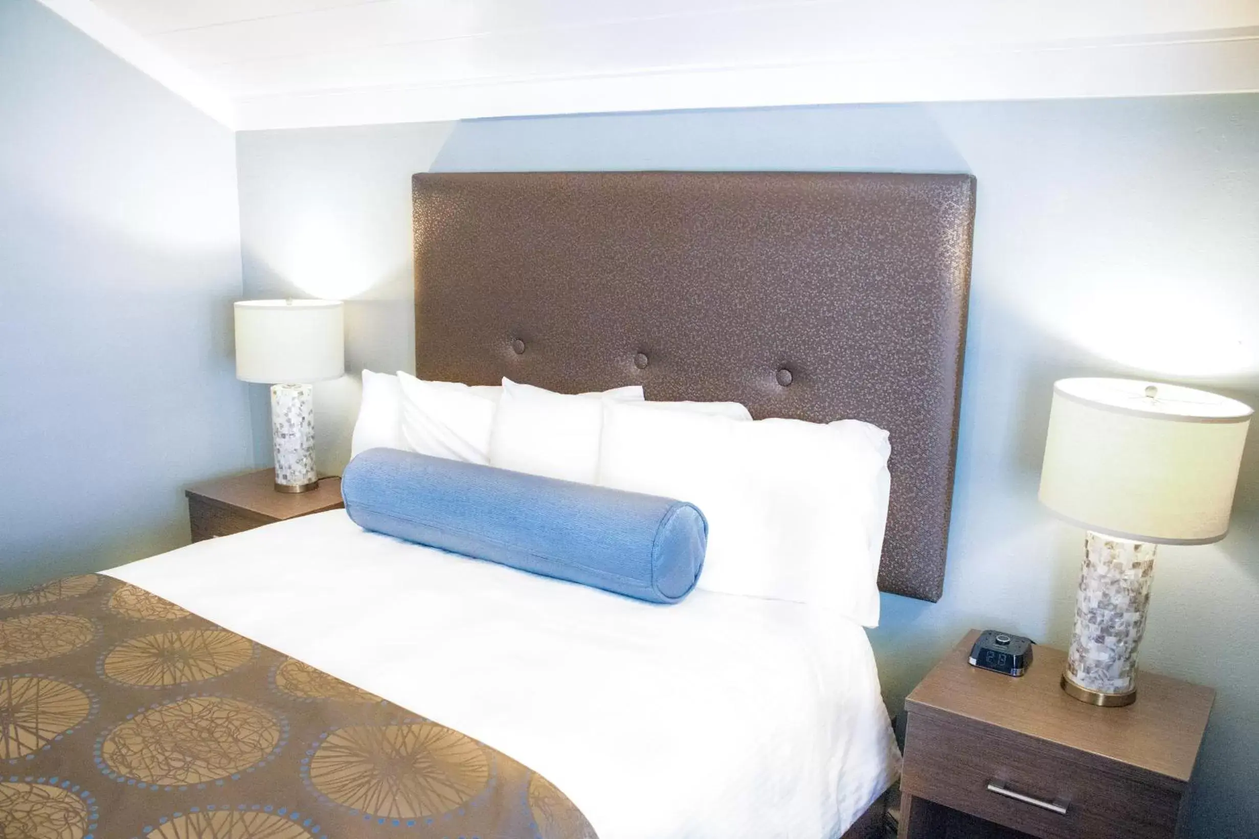 Bed in Ocean Echo Inn & Beach Cottages Bed in Ocean Echo Inn & Beach Cottages