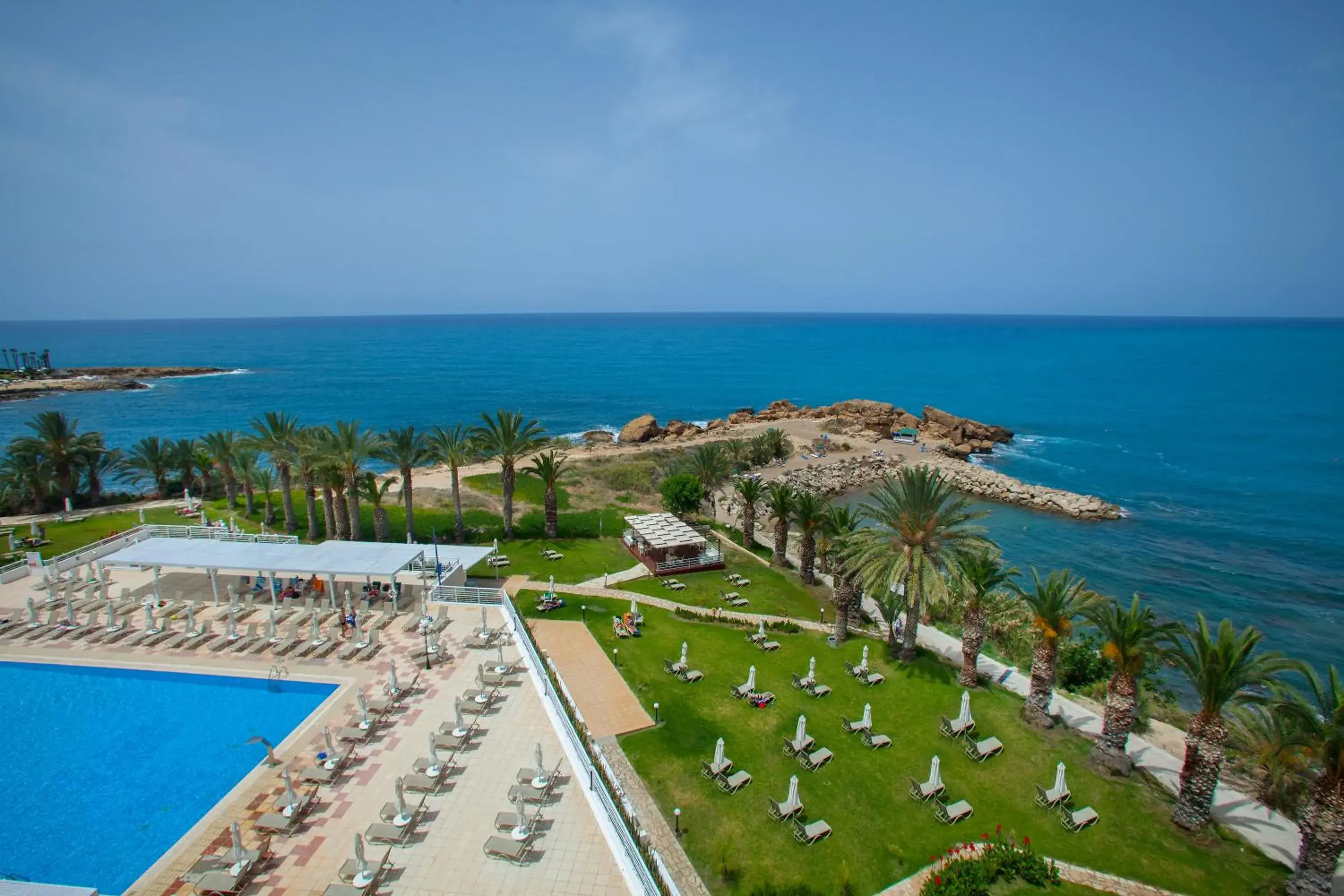 Bird's eye view, Pool View in Queens Bay Hotel