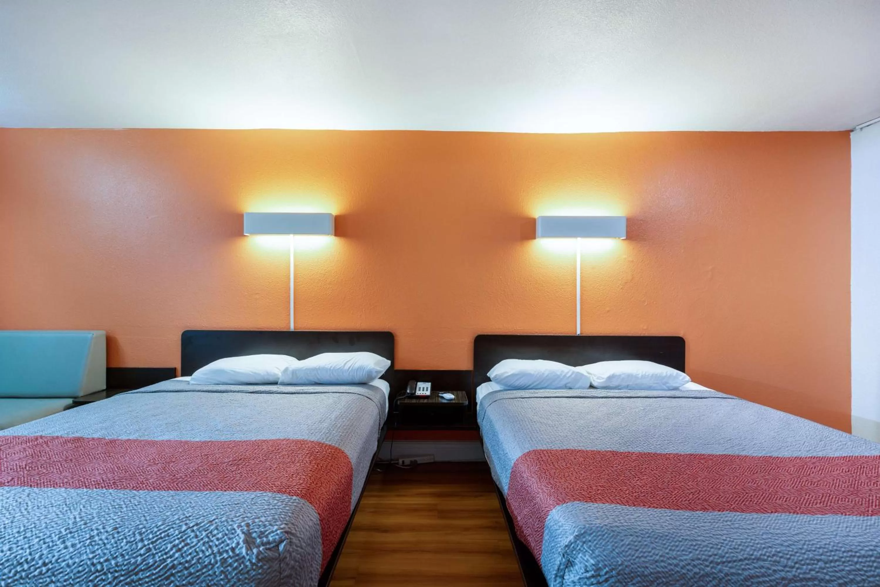 Photo of the whole room, Bed in Motel 6-Houston, TX - East