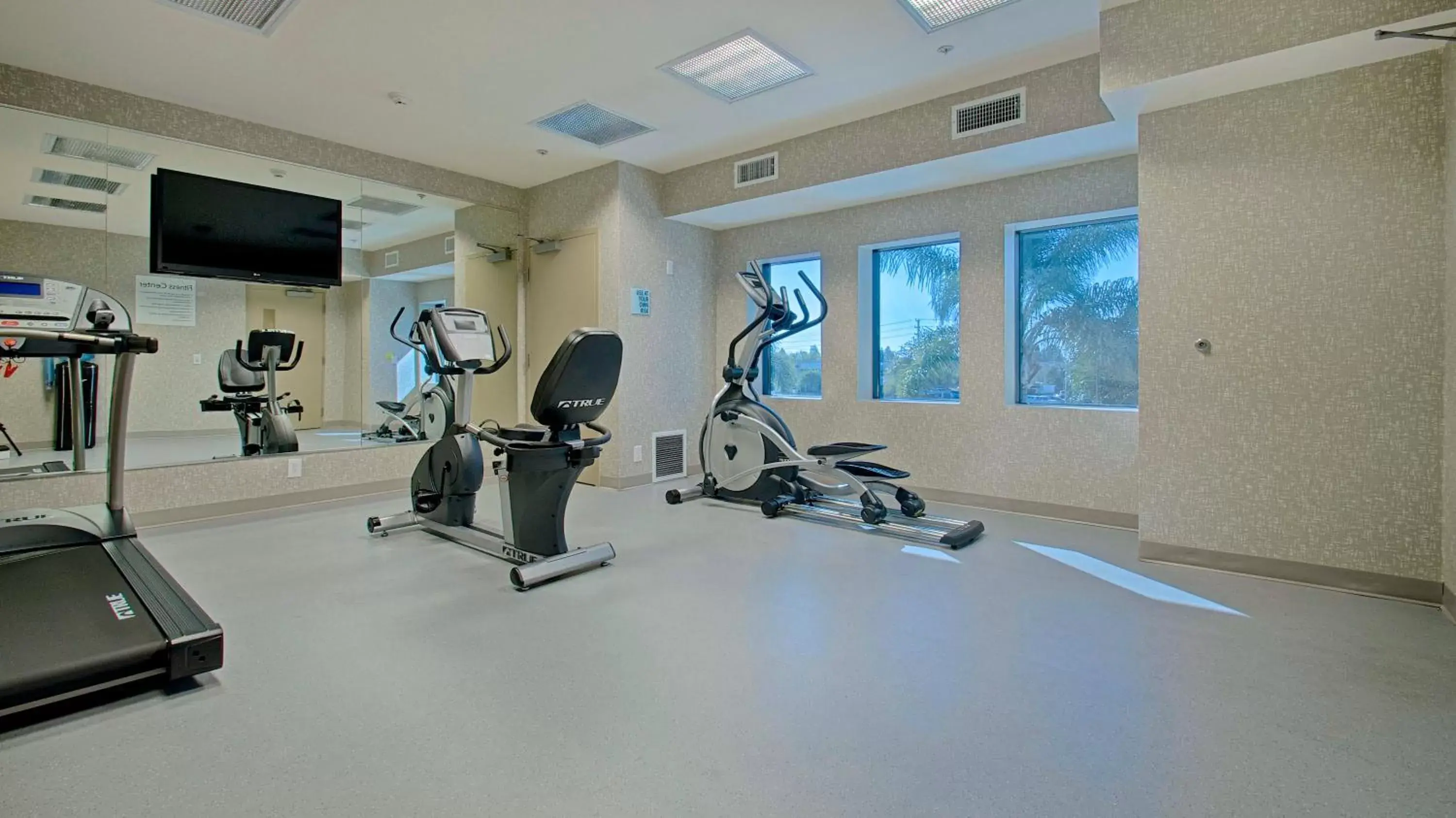 Fitness centre/facilities, Fitness Center/Facilities in Holiday Inn Express Costa Mesa, an IHG Hotel