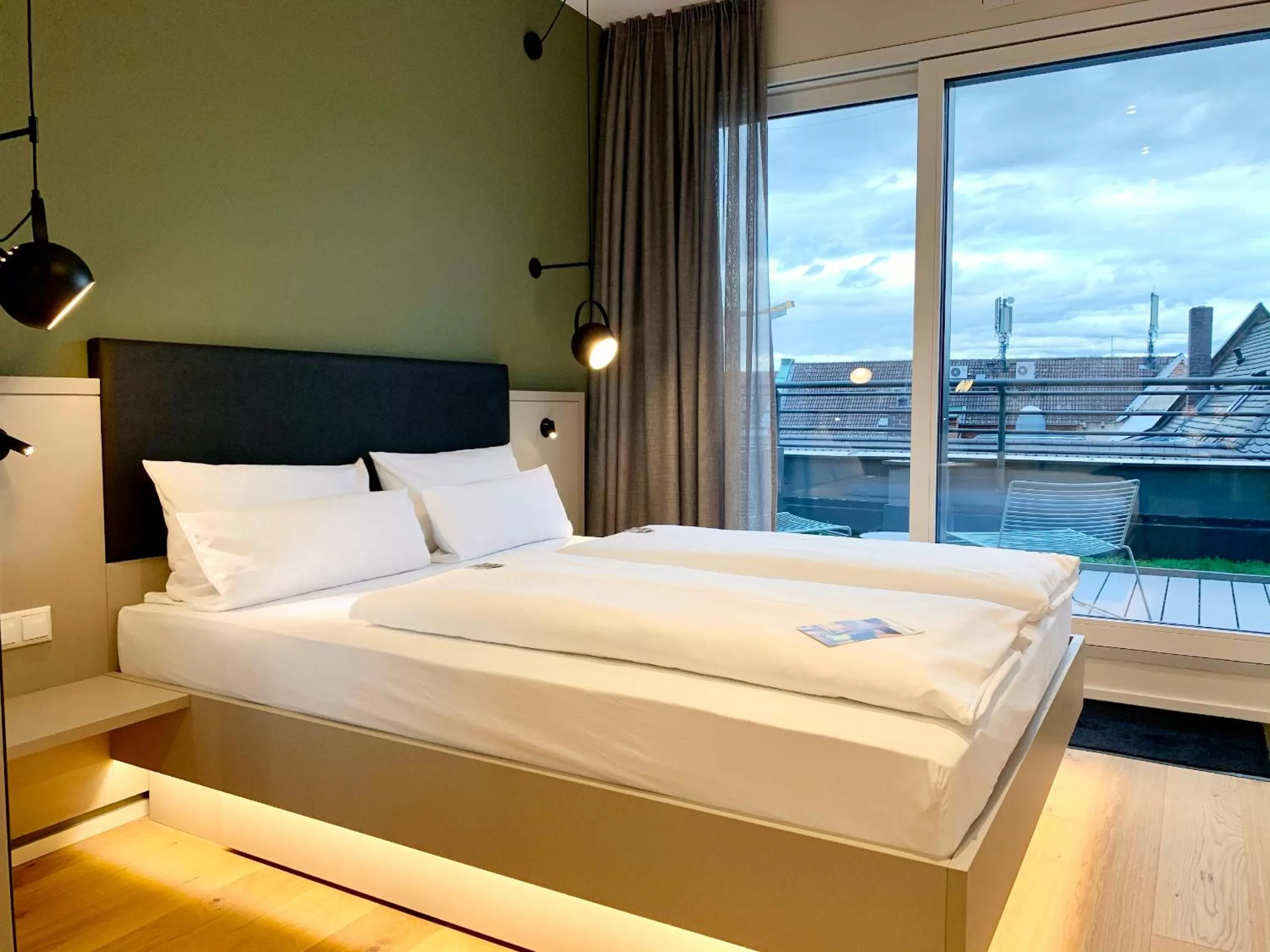 Photo of the whole room, Bed in zeitwohnhaus SUITE-HOTEL & SERVICED APARTMENTS