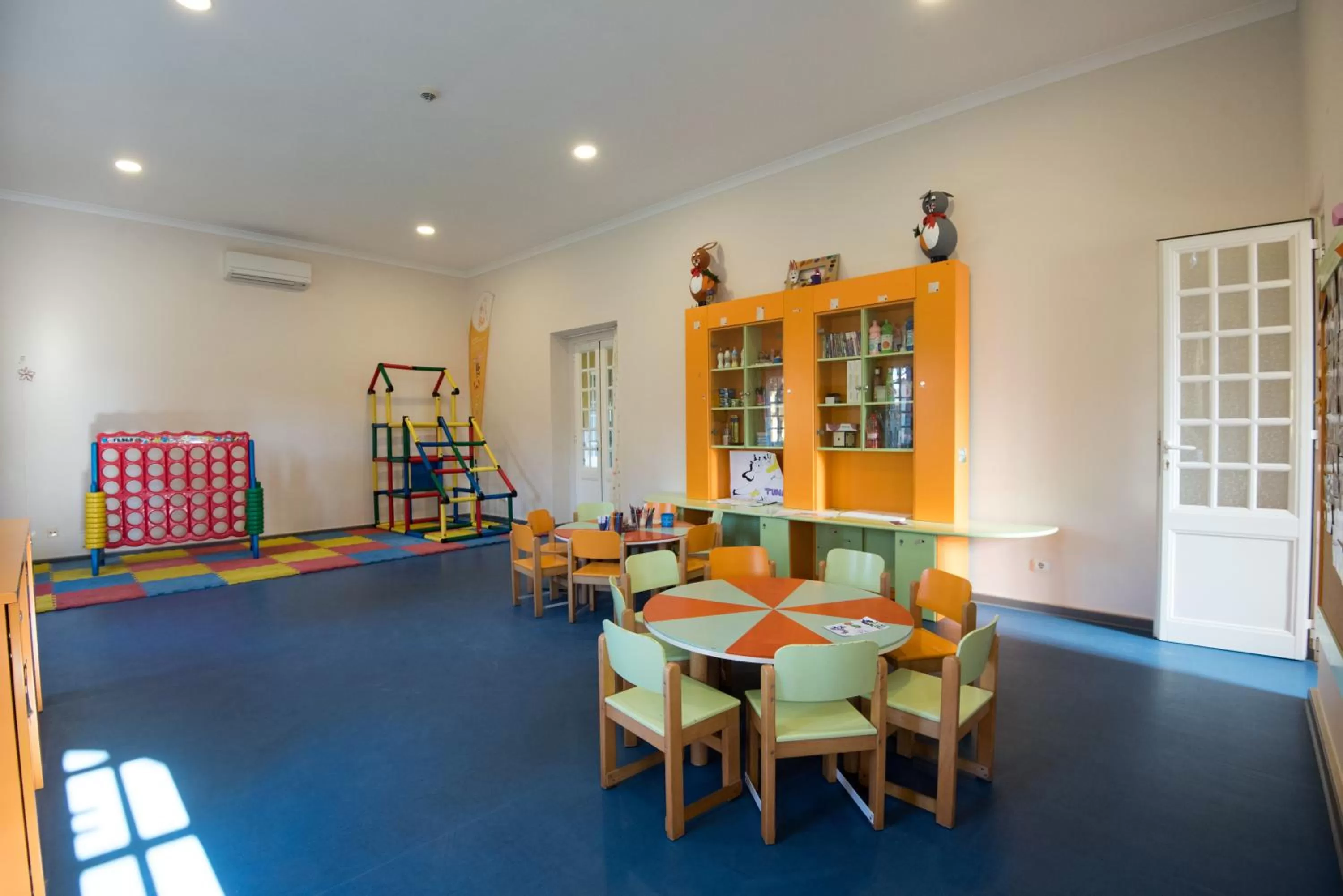 children in Vila Gale Albacora