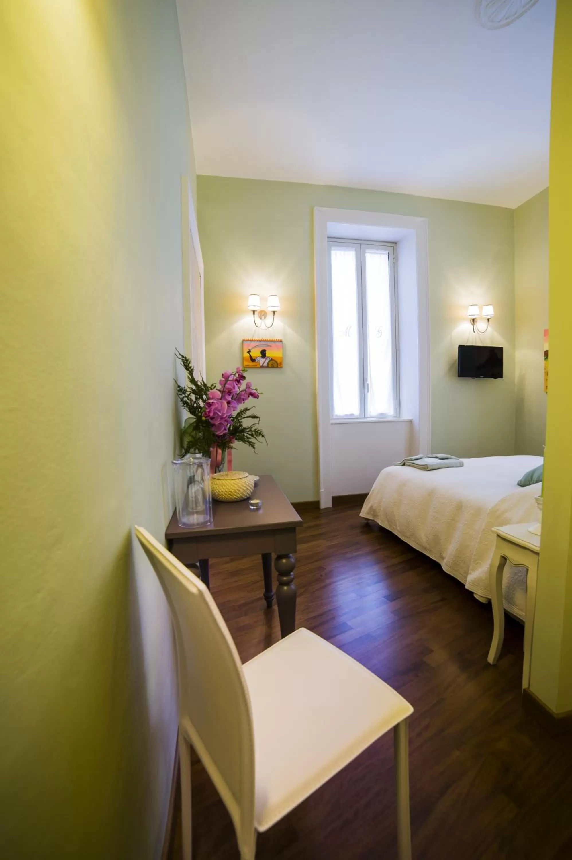 Bedroom, Dining Area in Mata e Grifone B&B