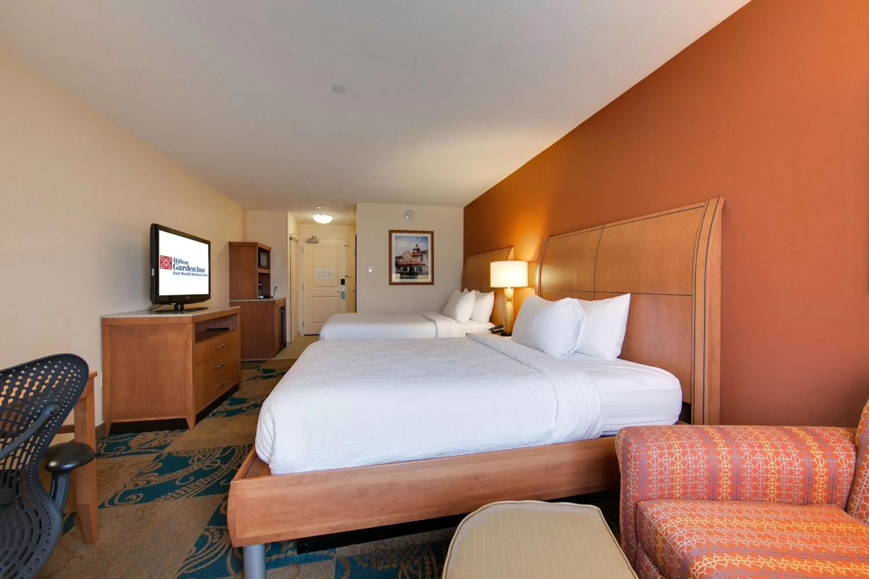Bedroom, Bed in Hilton Garden Inn Fort Worth Medical Center