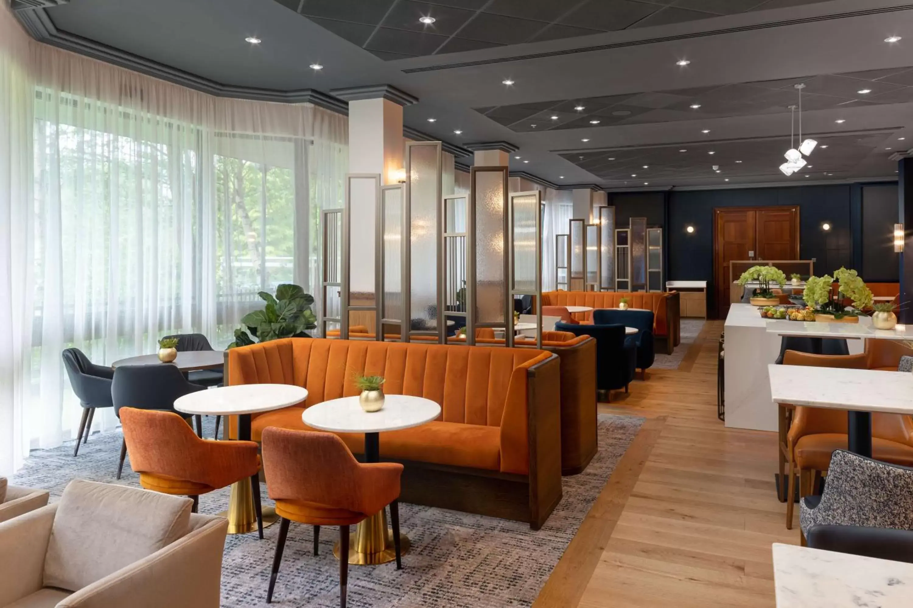 Property building, Lounge/Bar in Hilton Birmingham Metropole Hotel