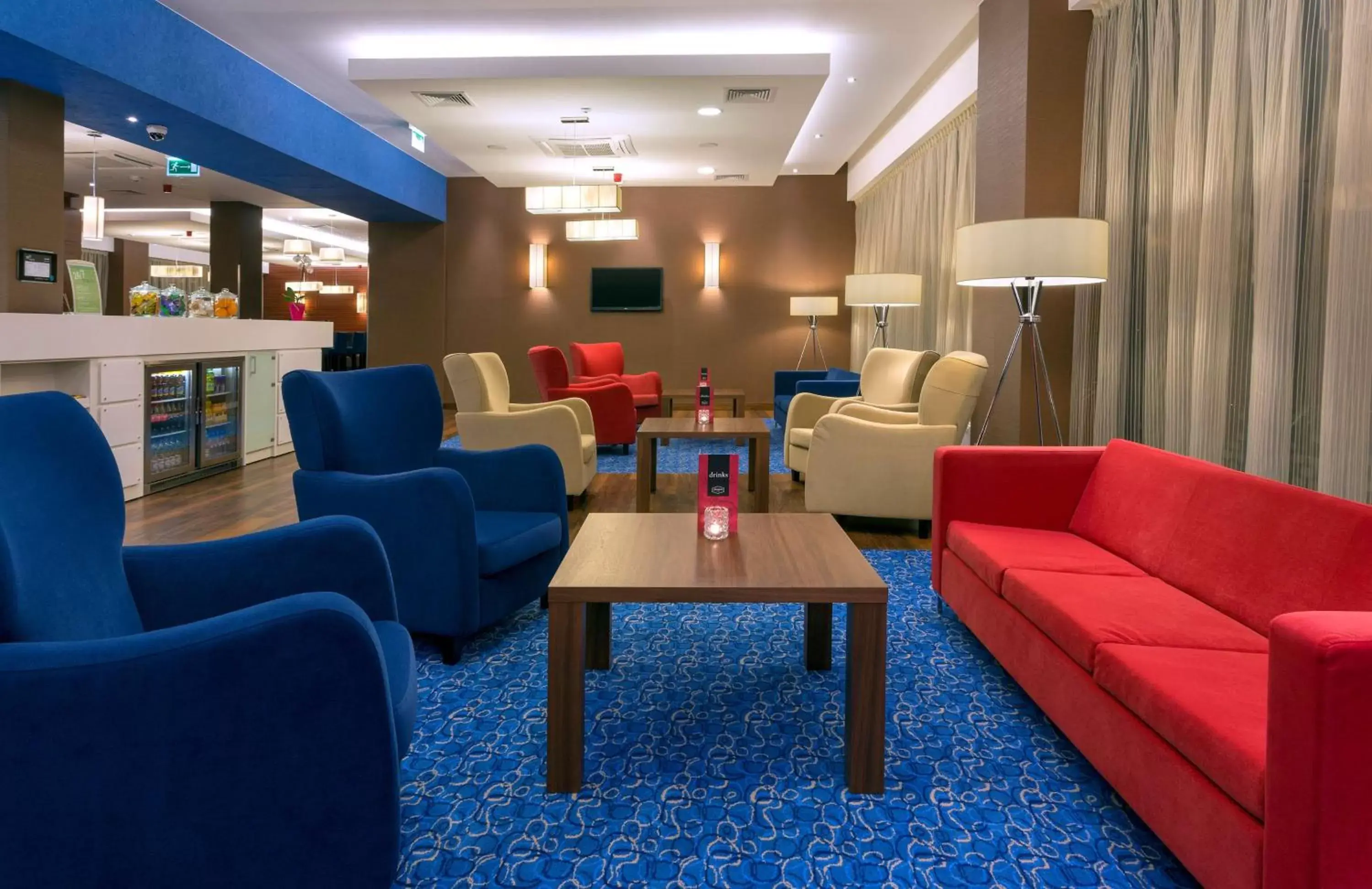 Lobby or reception, Lounge/Bar in Hampton by Hilton Gdansk Airport