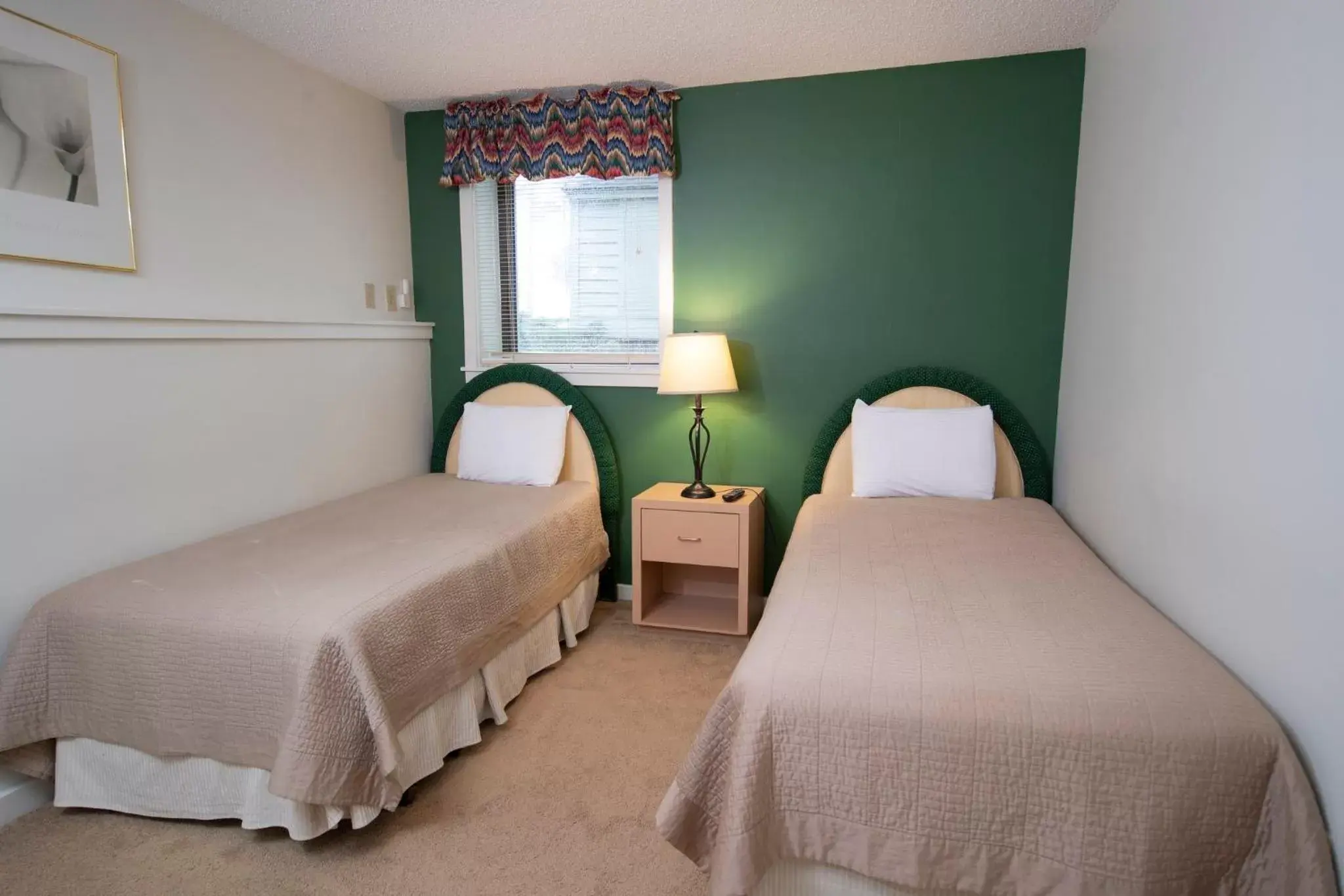Photo of the whole room, Bed in Winterplace on Okemo Mountain