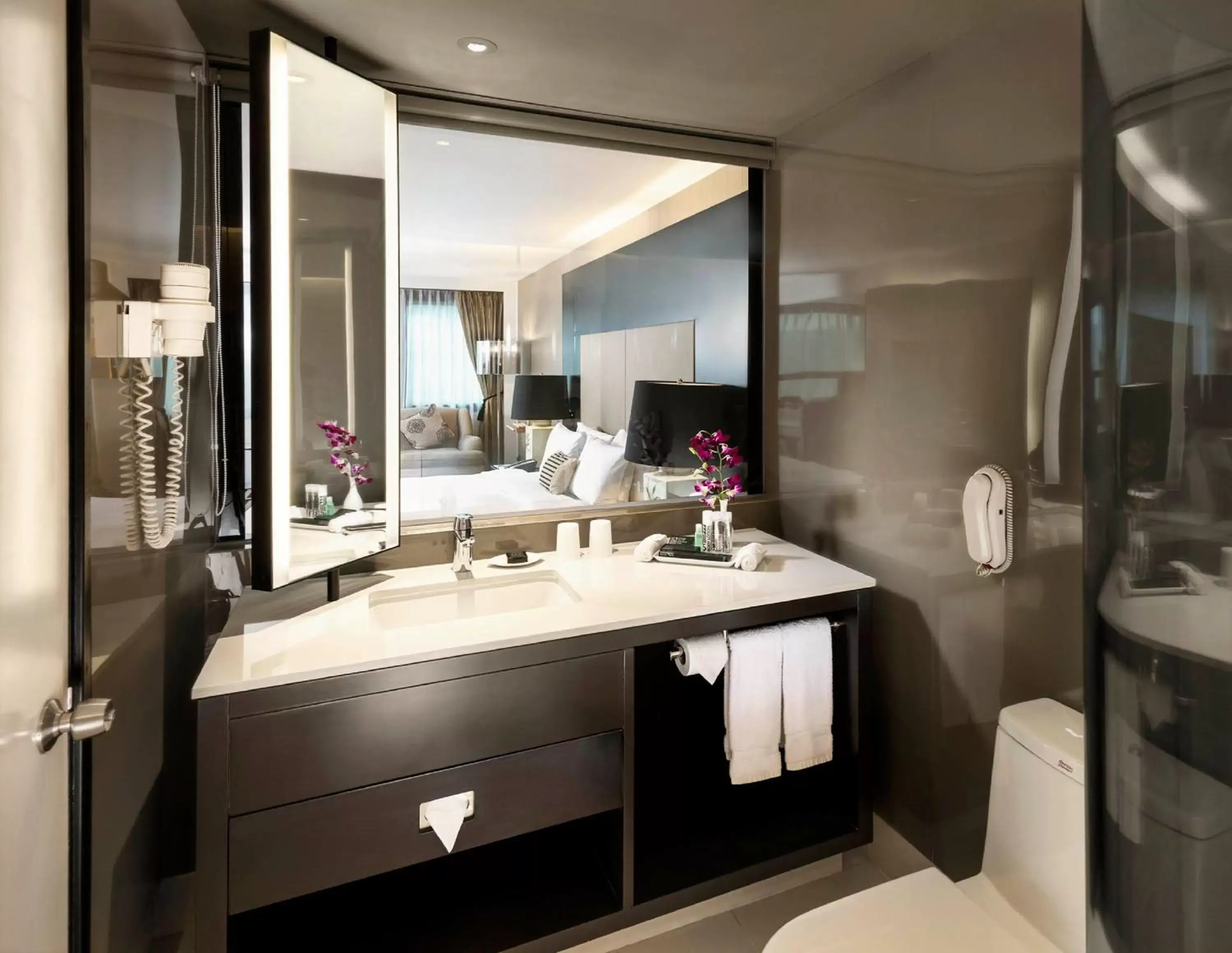 Bathroom in Concorde Hotel Singapore