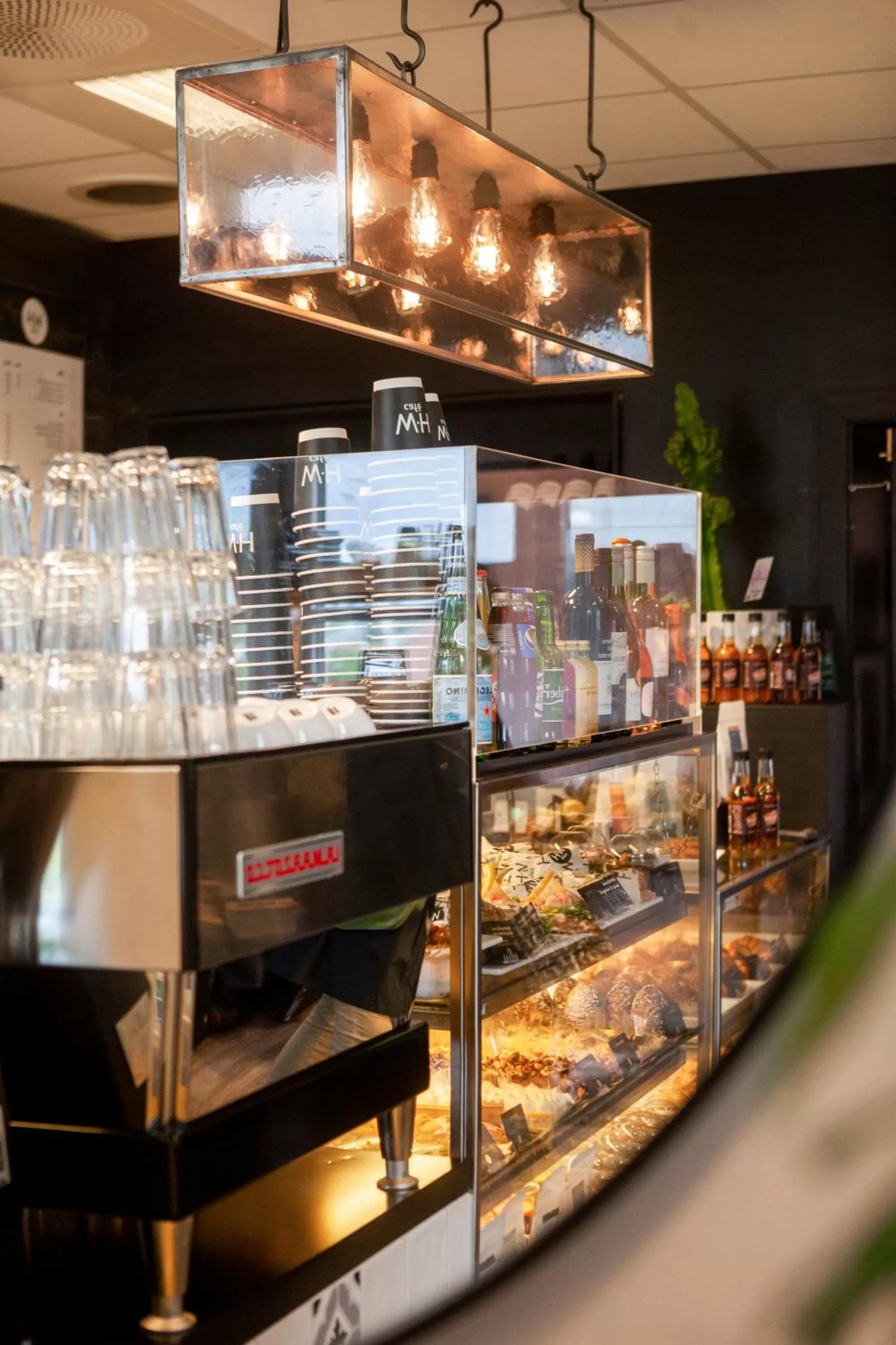 Restaurant/places to eat in Wilhelmsen House