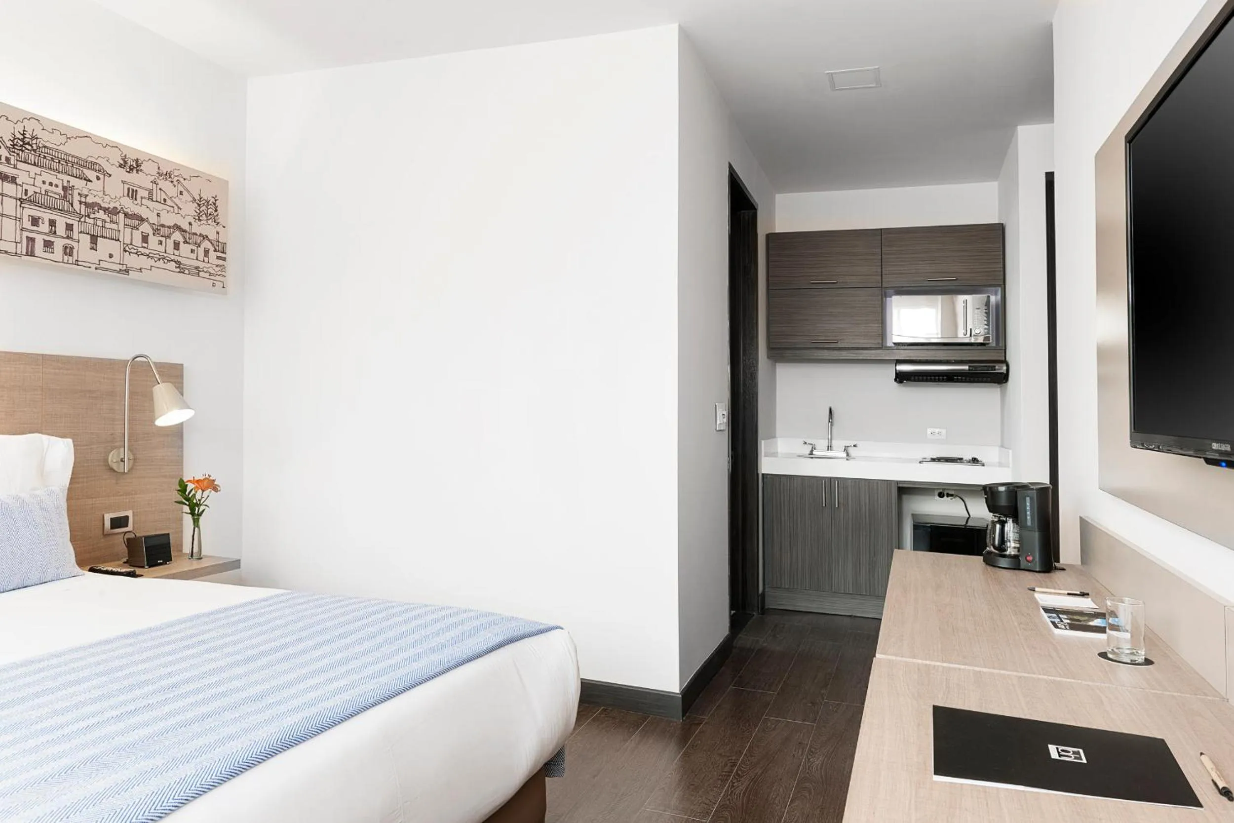 Bedroom, Bed in Hotel bh Usaquén