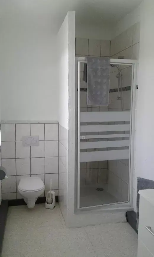 Shower, Bathroom in Bnb Castellane