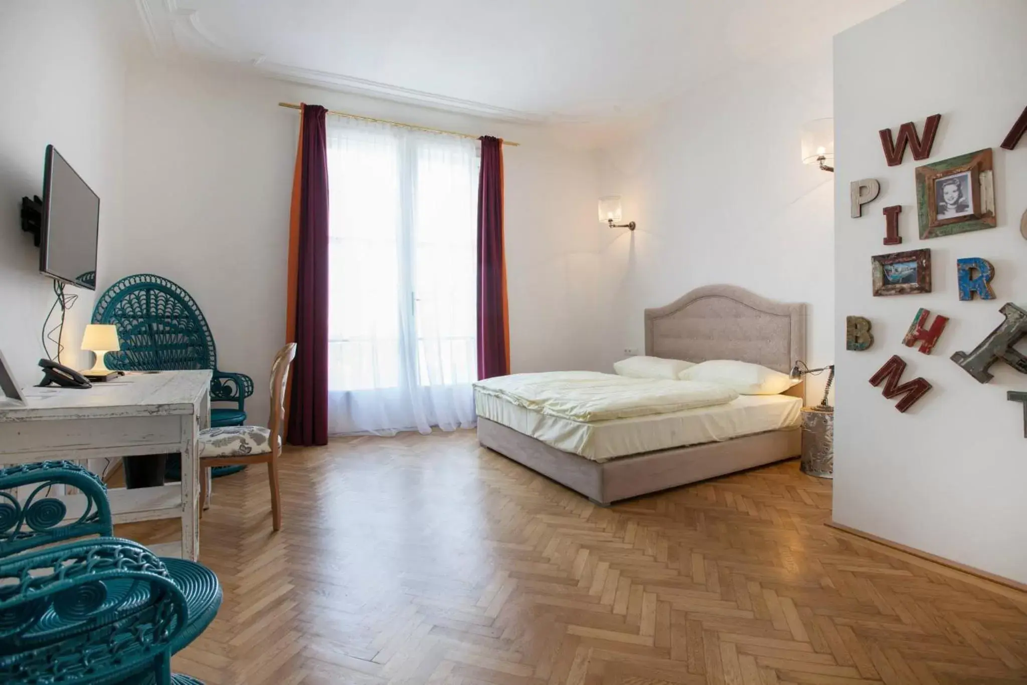 Bedroom, Bed in Hotel Pension Museum