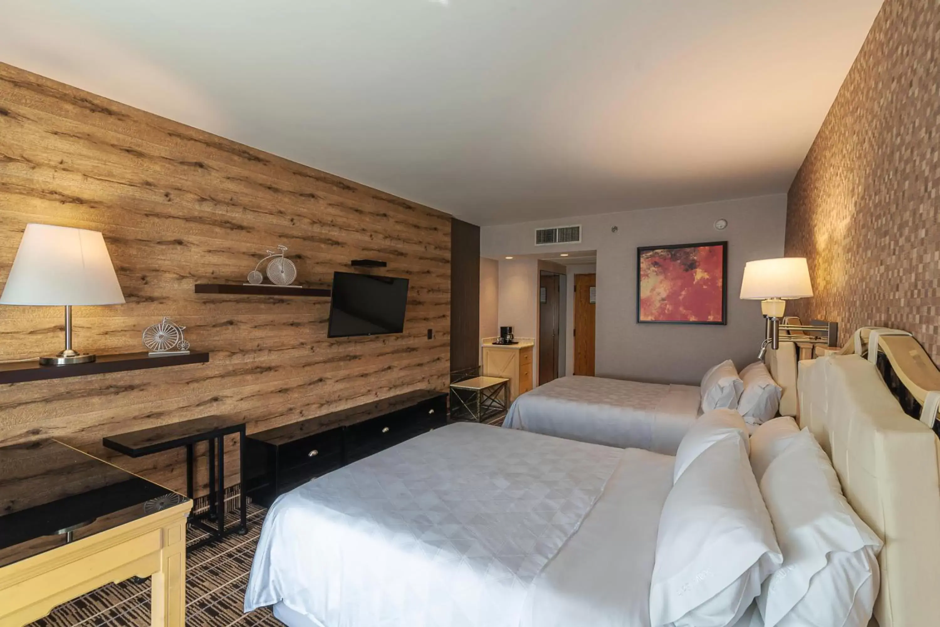 Bedroom, Bed in Holiday Inn Queretaro Centro Historico, an IHG Hotel