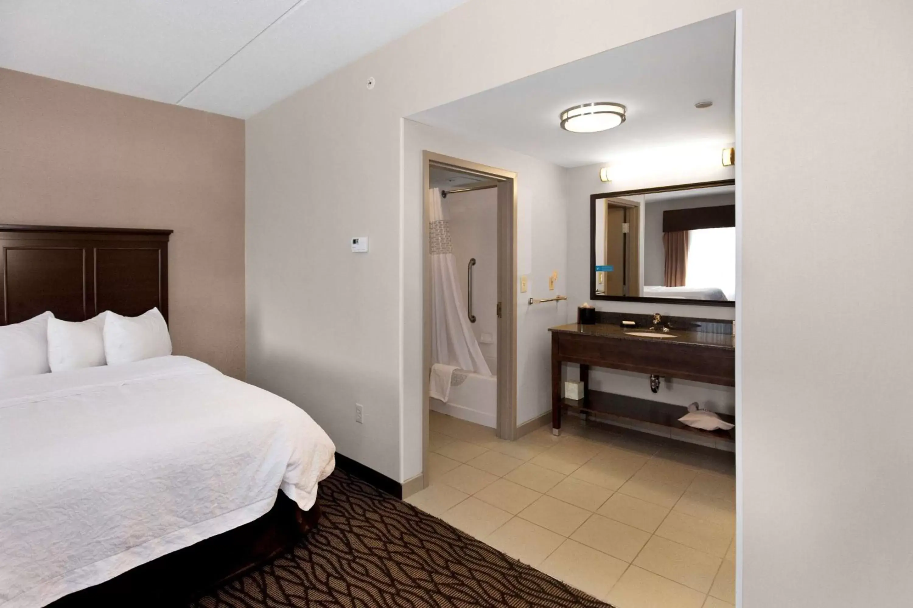 Bed in Hampton Inn Butler Bed in Hampton Inn Butler