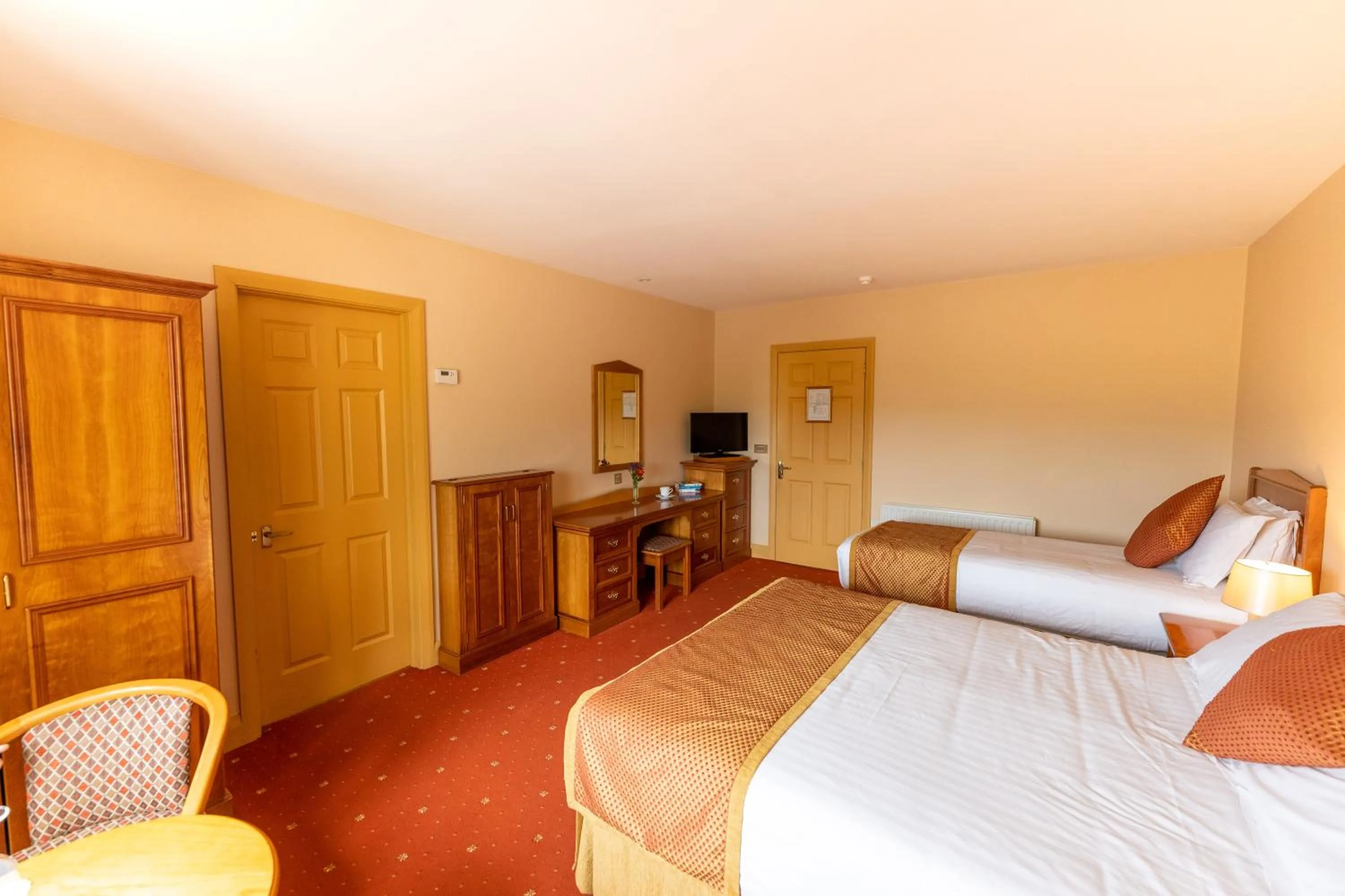 Bed in Waterfront House & Restaurant