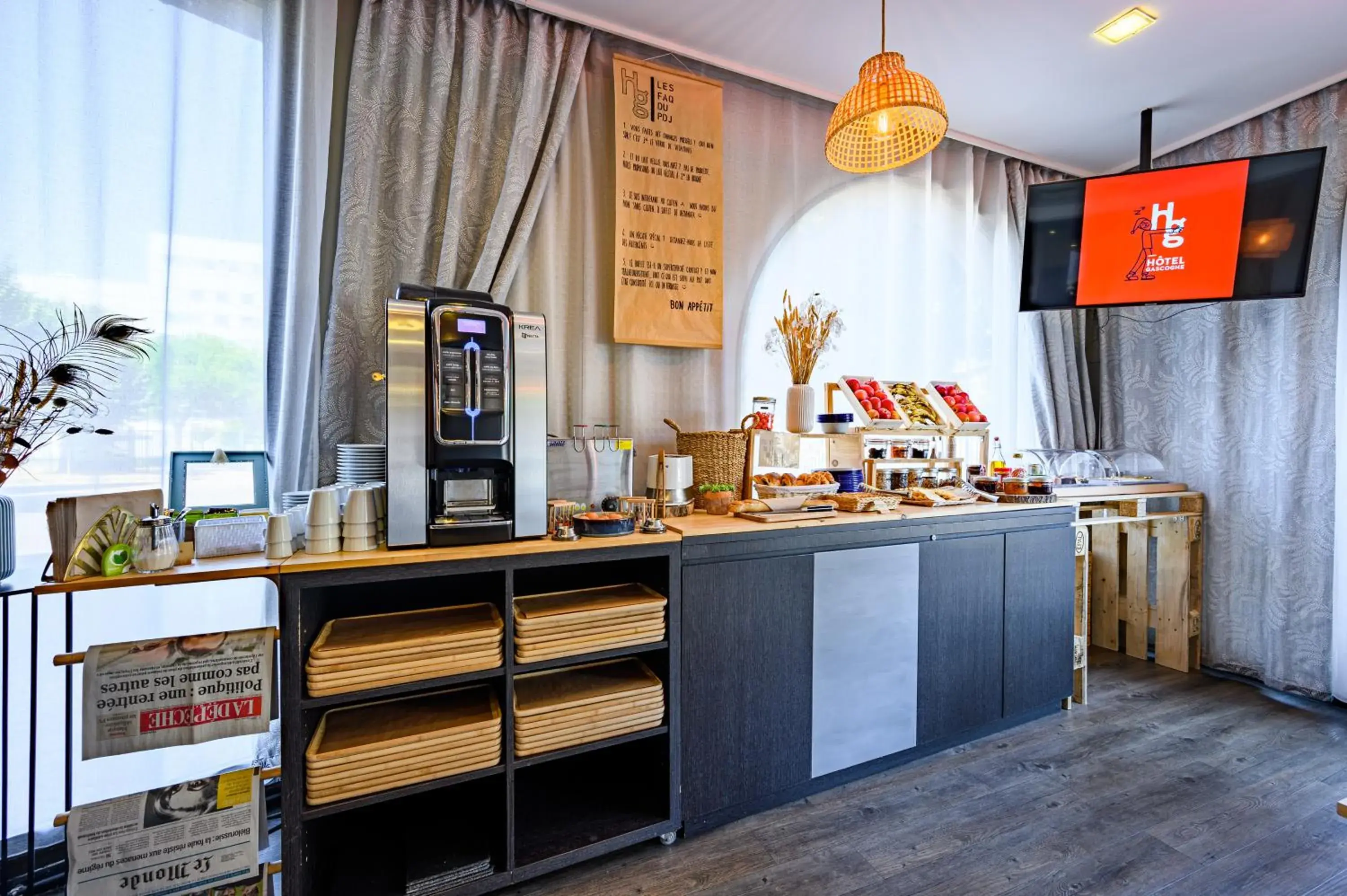 Food and drinks, Coffee/Tea Facilities in Hotel Gascogne