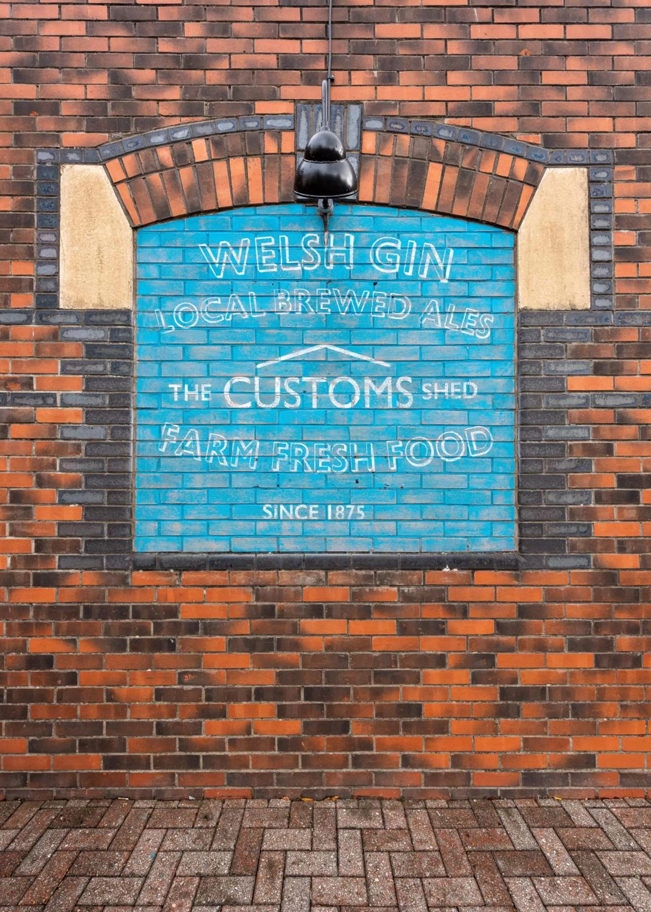 Restaurant/places to eat in Novotel Cardiff Centre