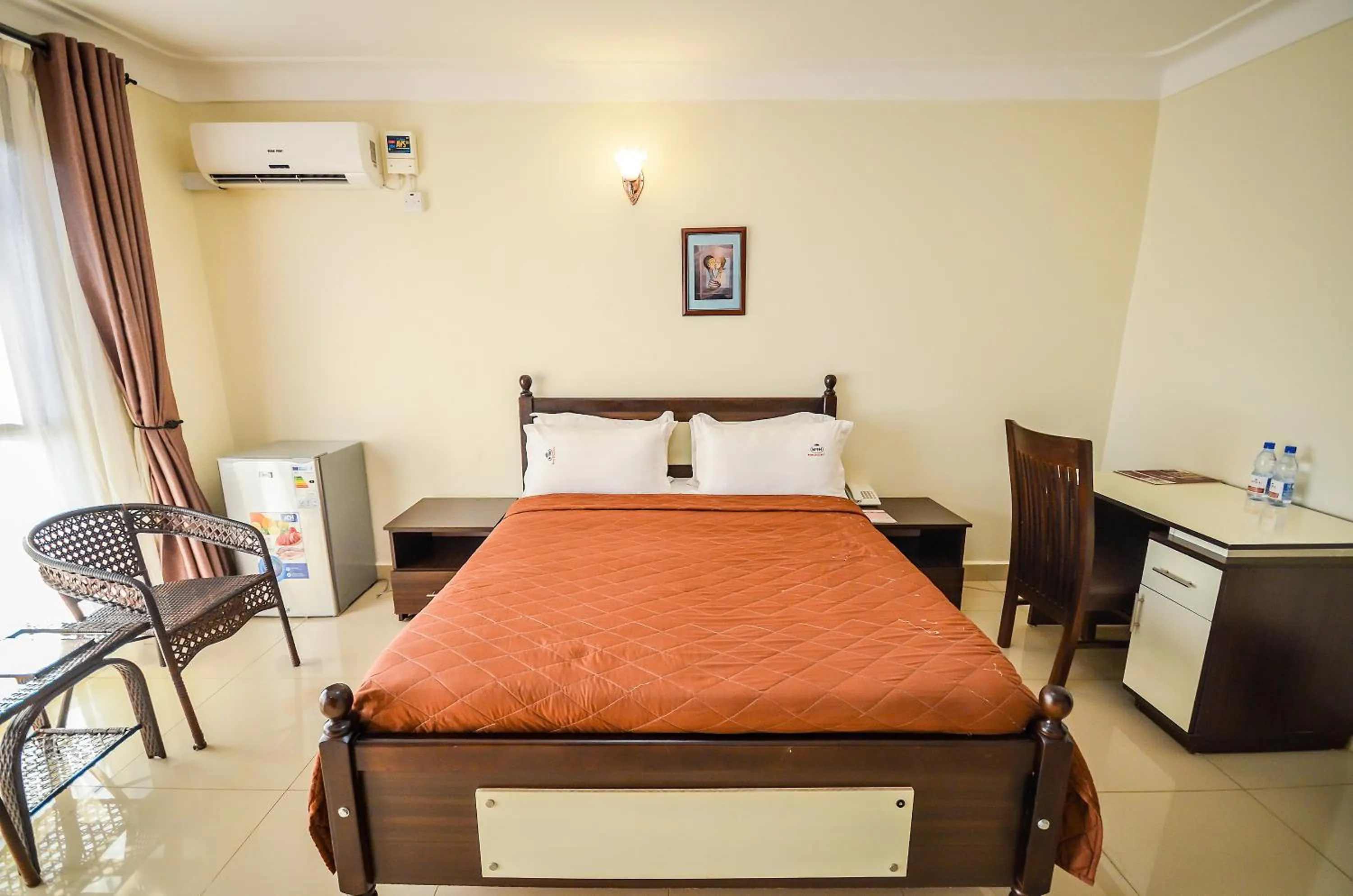 Bedroom, Bed in Marie's Royale Hotel