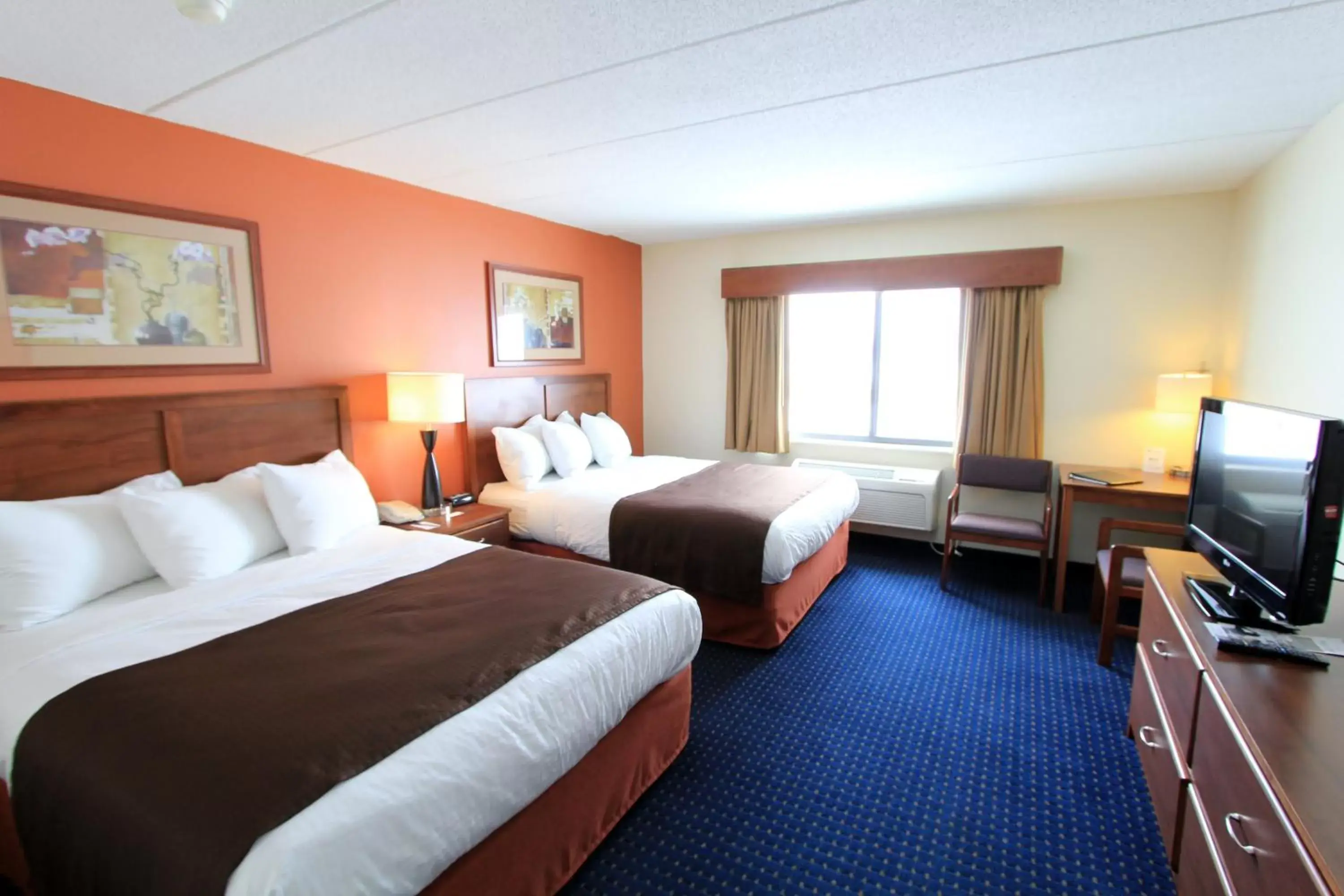 Photo of the whole room, Bed in AmericInn by Wyndham Cedar Rapids Airport