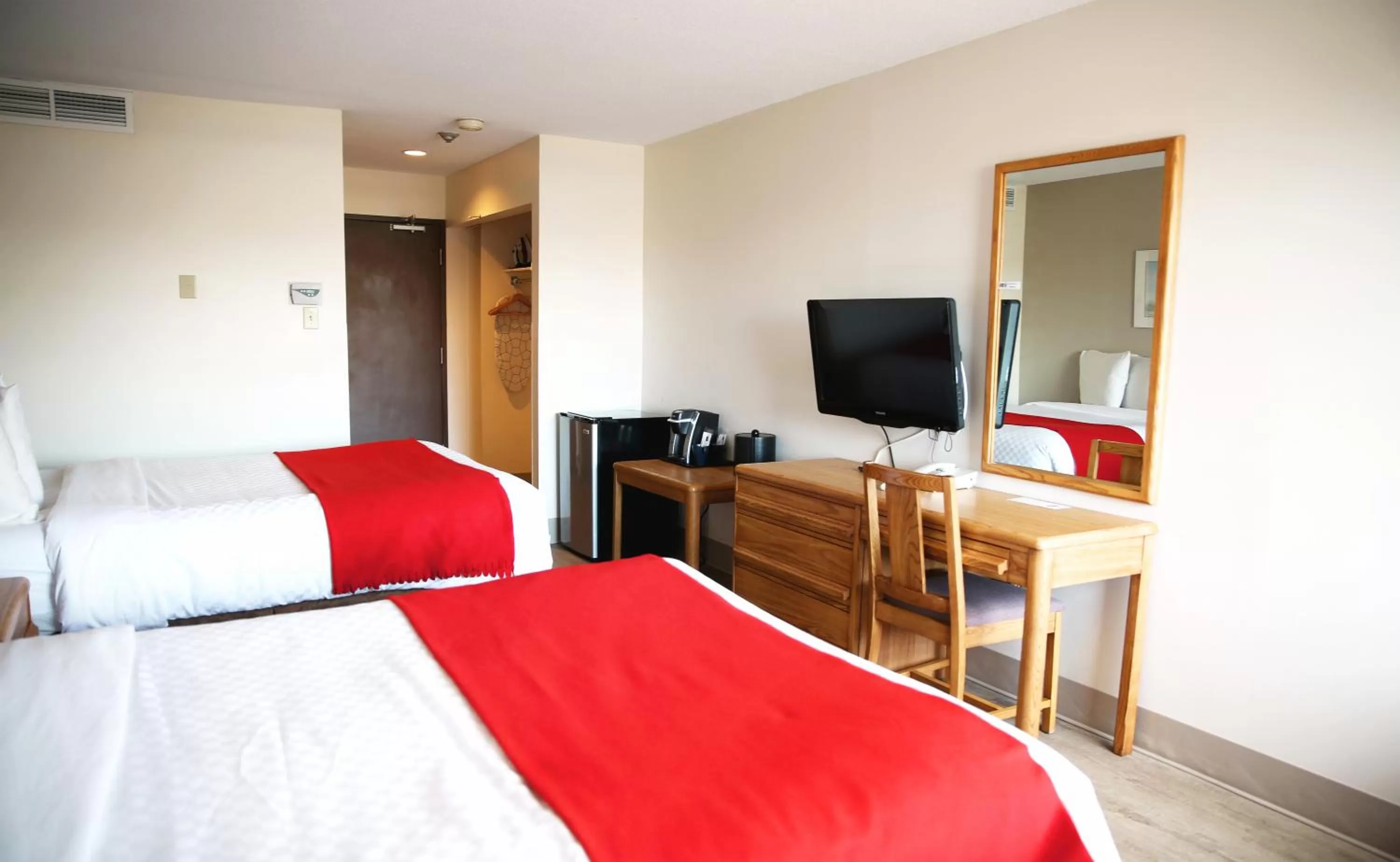 Bed in Auberge du Grand Lac