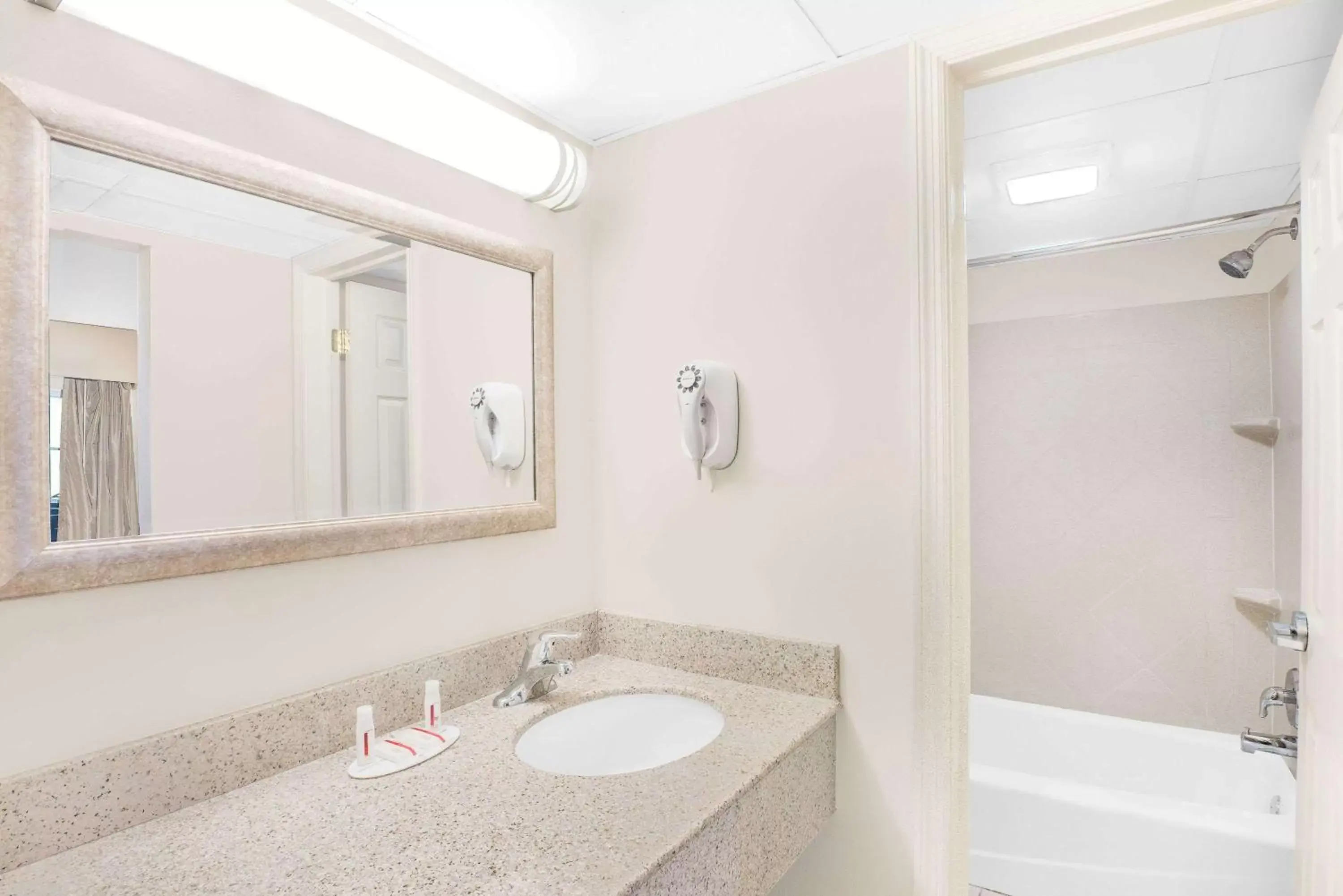 Bathroom in Days Inn by Wyndham Springfield/Phil.Intl Airport