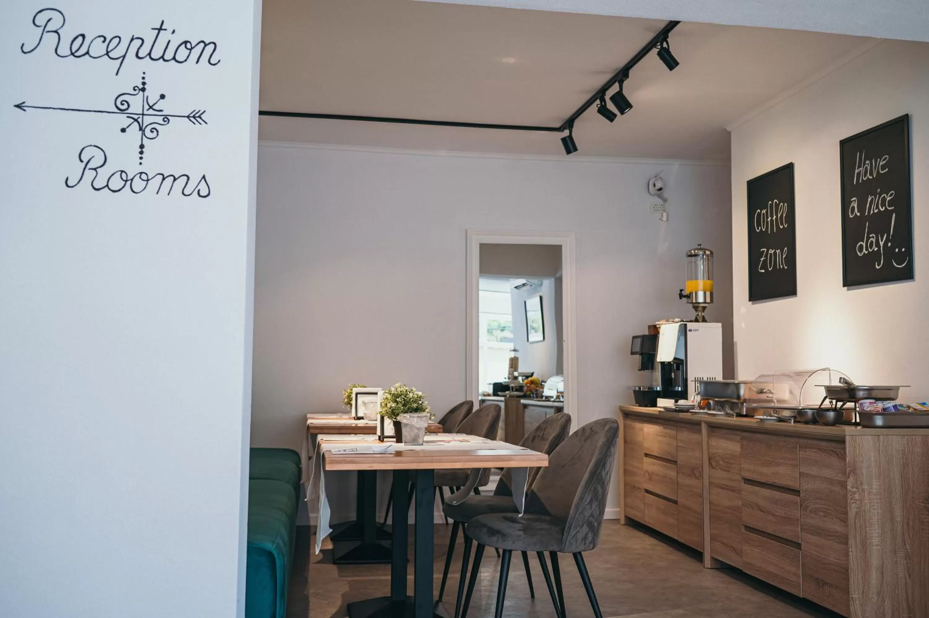 Restaurant/places to eat in Nest Guesthouse